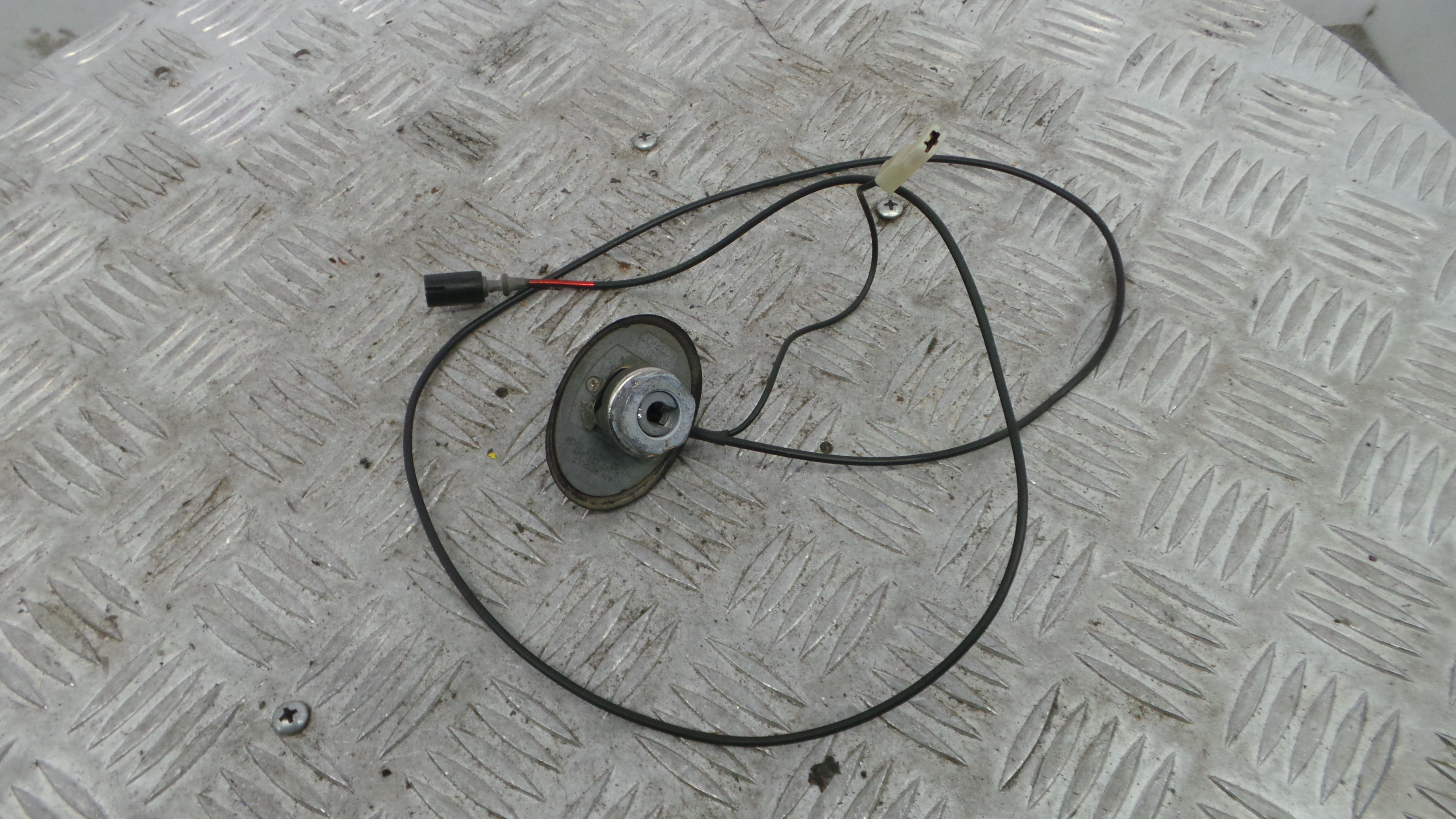 Antena 8200282249 - RENAULT CLIO II (BB_, CB_), CLIO Mk II (BB_, CB_)-38124148