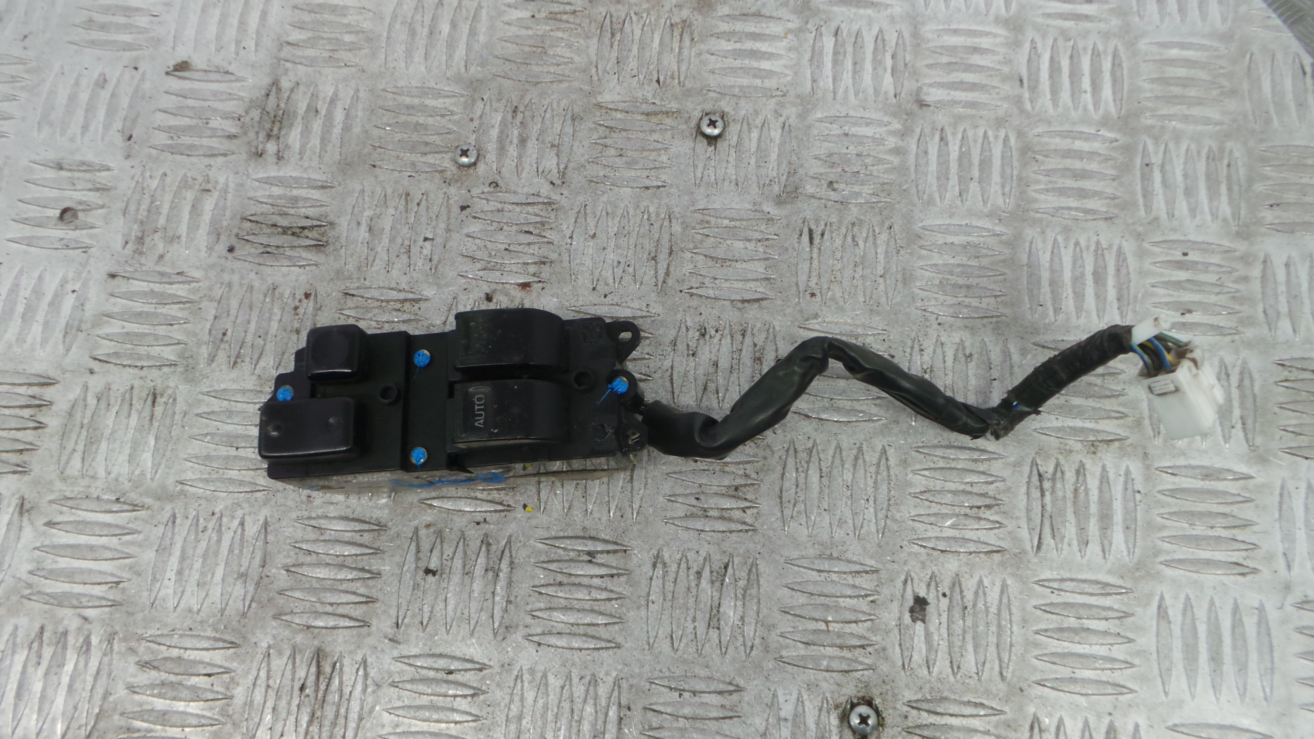 Interruptor / Comando Elevador Vidro Frente Esq   - TOYOTA COROLLA (_E10_)-38129991