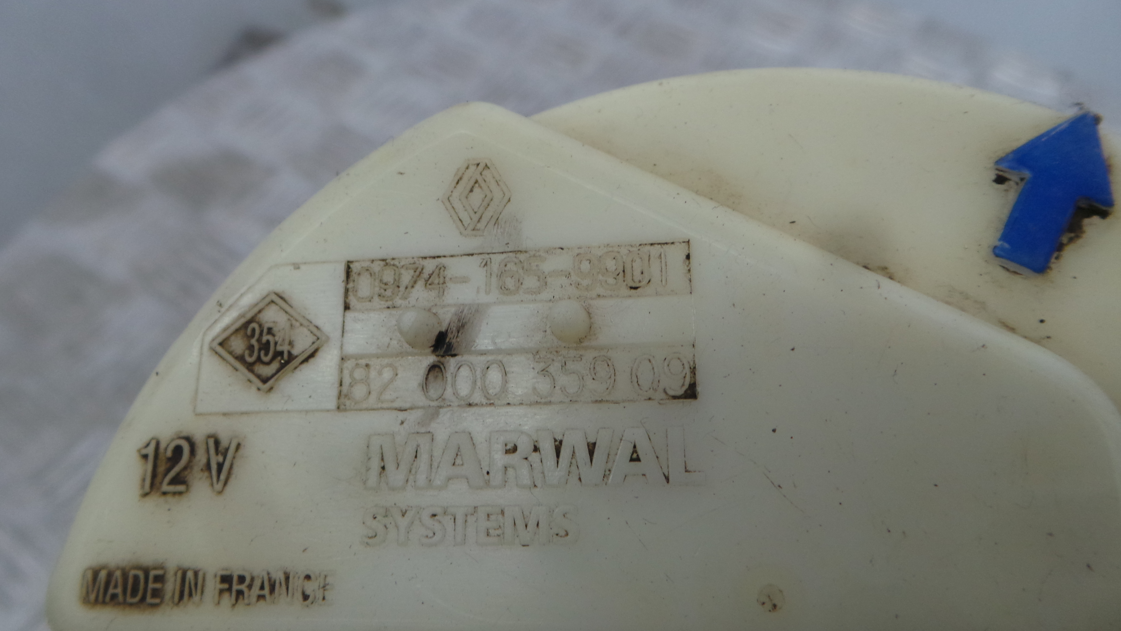 Boia do Combustível 8200035909 - RENAULT CLIO II (BB_, CB_), CLIO Mk II (BB_, CB_)-38183111