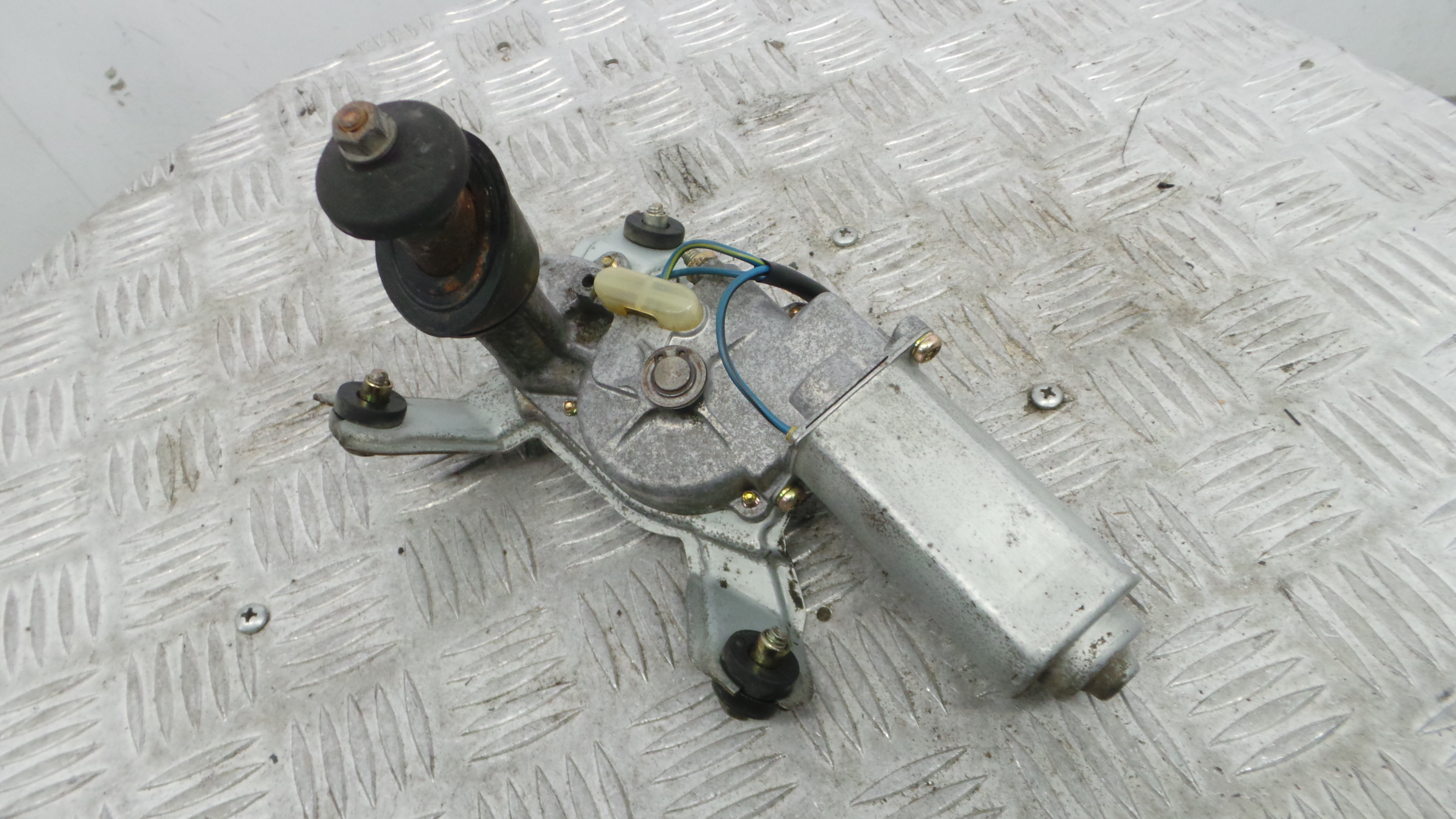 Motor Limpa Vidros Trás 85130-12820 - TOYOTA COROLLA (_E10_)-38256677 Motor Limpa Vidros Trás 85130-12820 - TOYOTA COROLLA (_E10_)-38256677