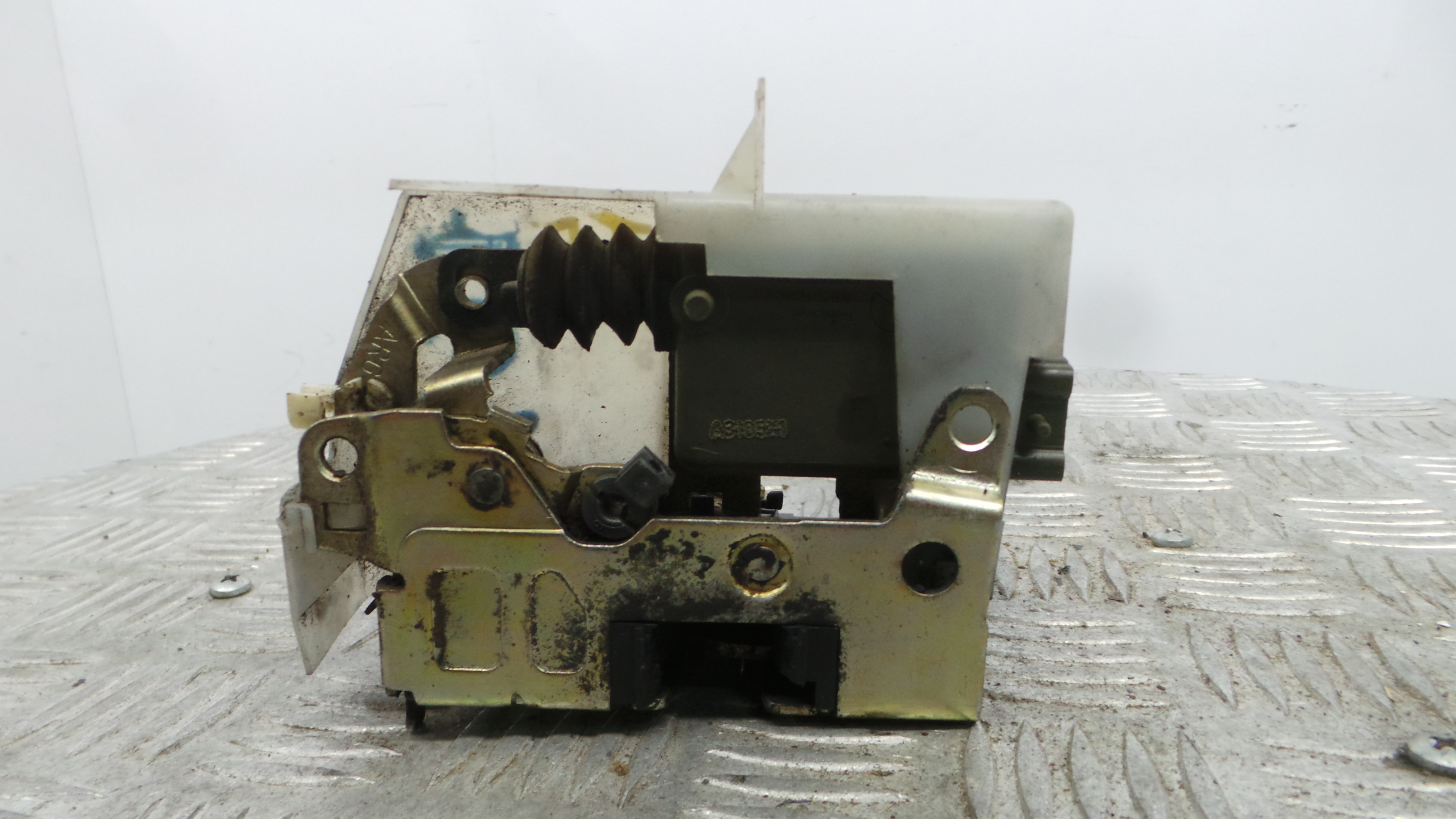 Fecho da Porta Trás Esq 7701469940 - RENAULT CLIO II (BB_, CB_), CLIO Mk II (BB_, CB_)-38268310