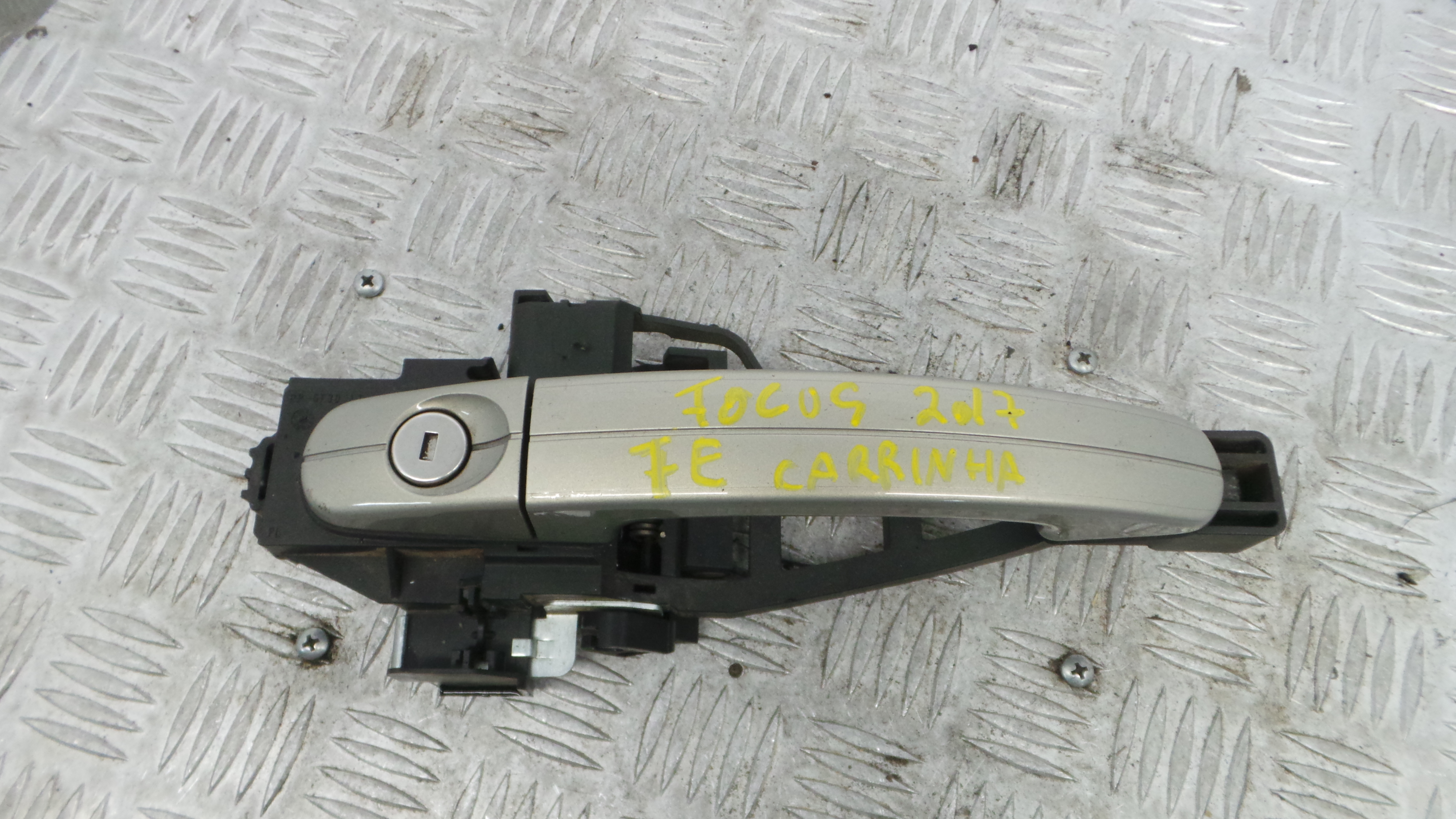 Puxador Exterior Frente Esquerdo 2113902 - FORD FOCUS III Turnier-38273410 Puxador Exterior Frente Esquerdo 2113902 - FORD FOCUS III Turnier-38273410