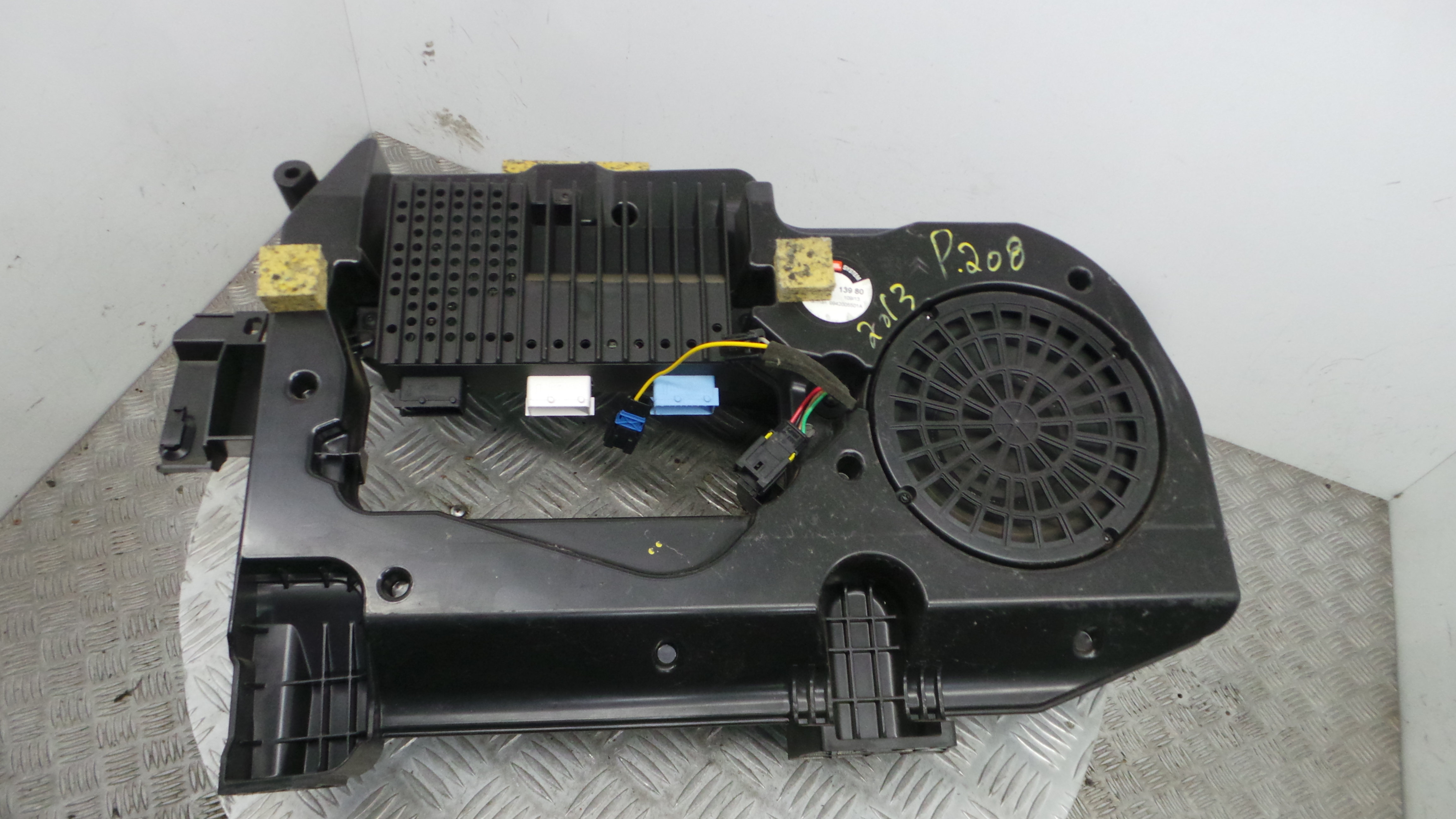 Subwoofers 9803713980 - PEUGEOT 208 I (CA_, CC_)-38273666 Subwoofers 9803713980 - PEUGEOT 208 I (CA_, CC_)-38273666