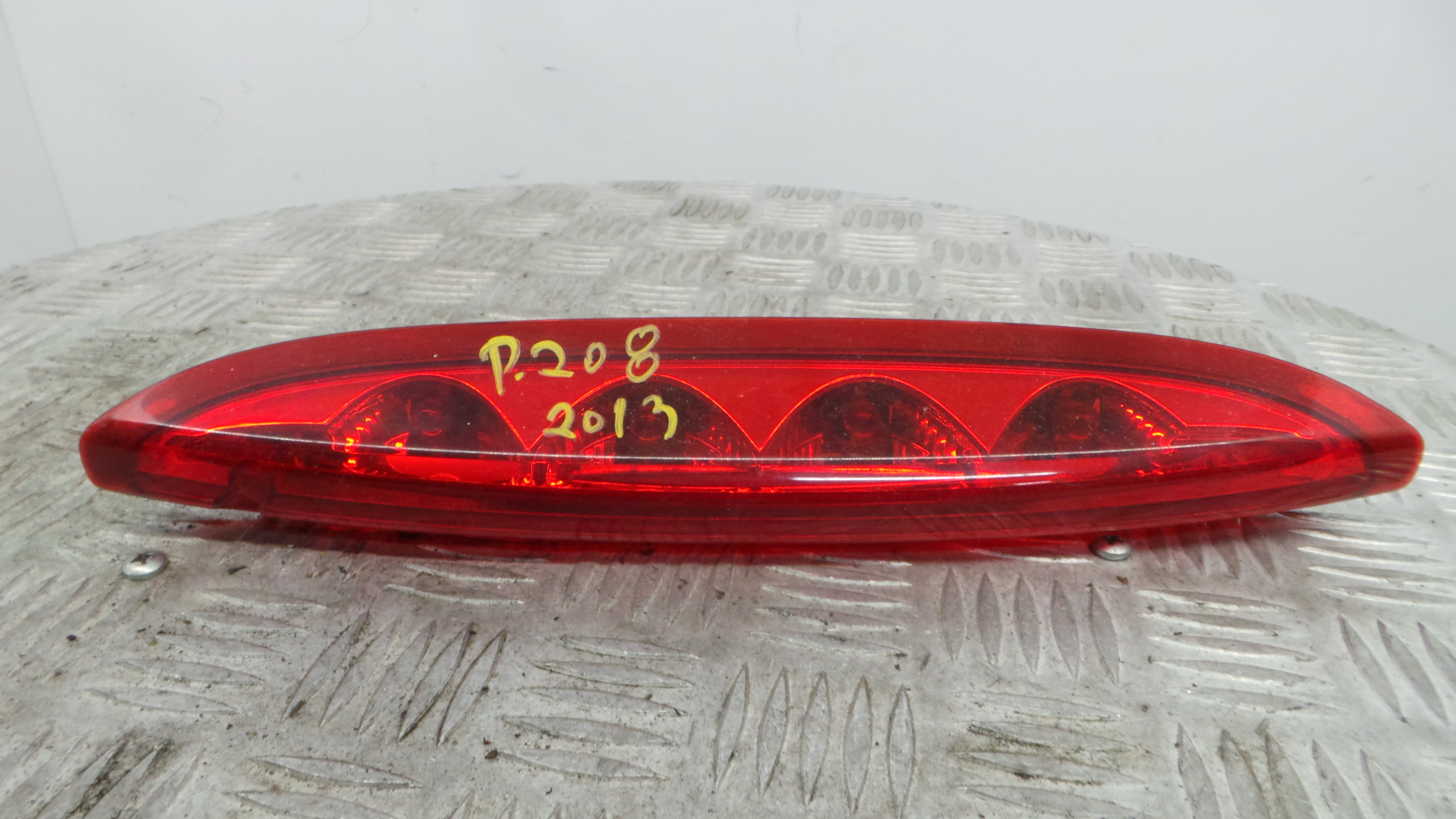 Farolim Stop Central / Luz de Stop Adicional 9674309080 - PEUGEOT 208 I (CA_, CC_)-38273670