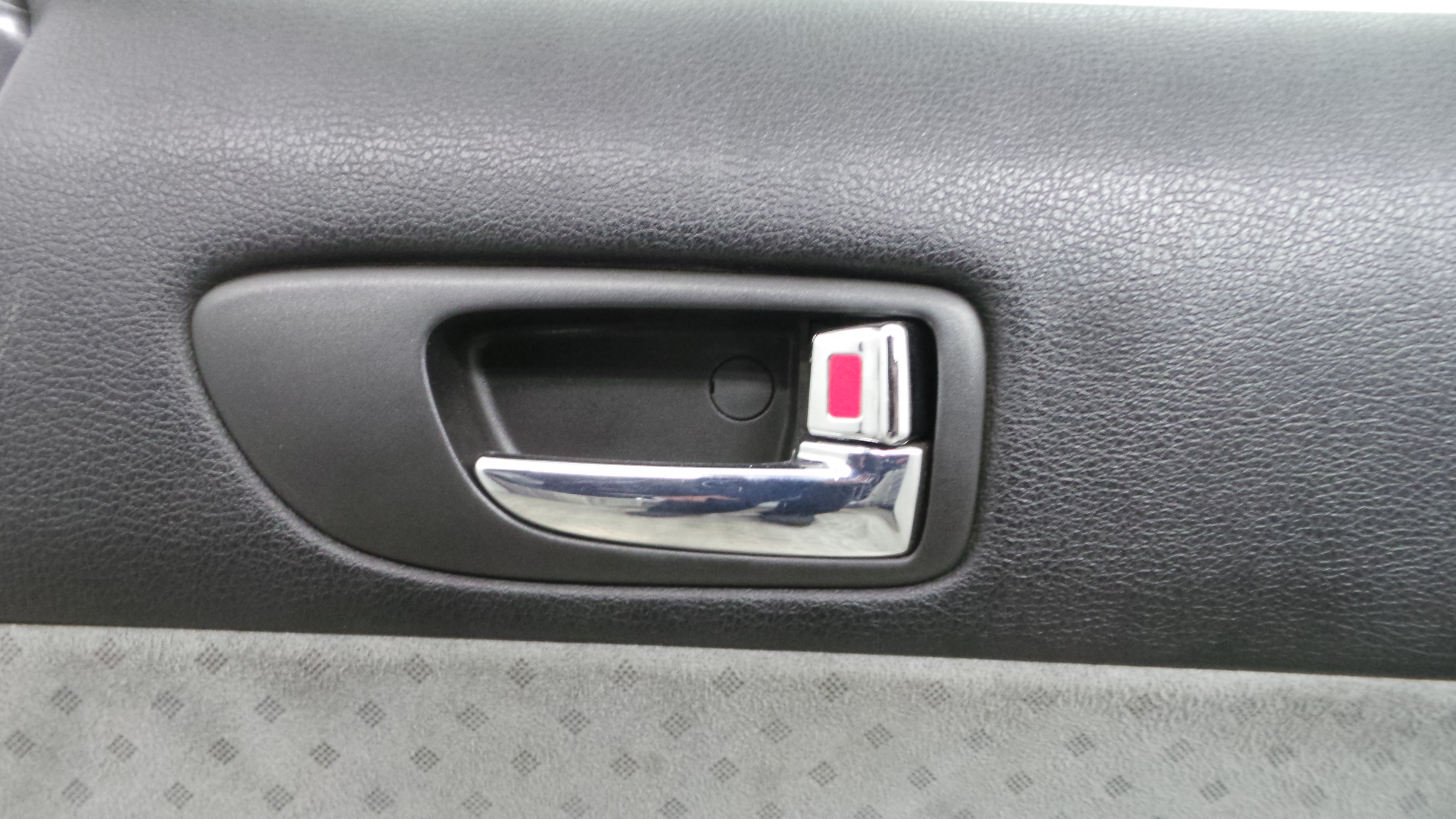 Puxador Interior Traseiro Direita GJ6A58330E - MAZDA 6 Station Wagon (GY)-38294803