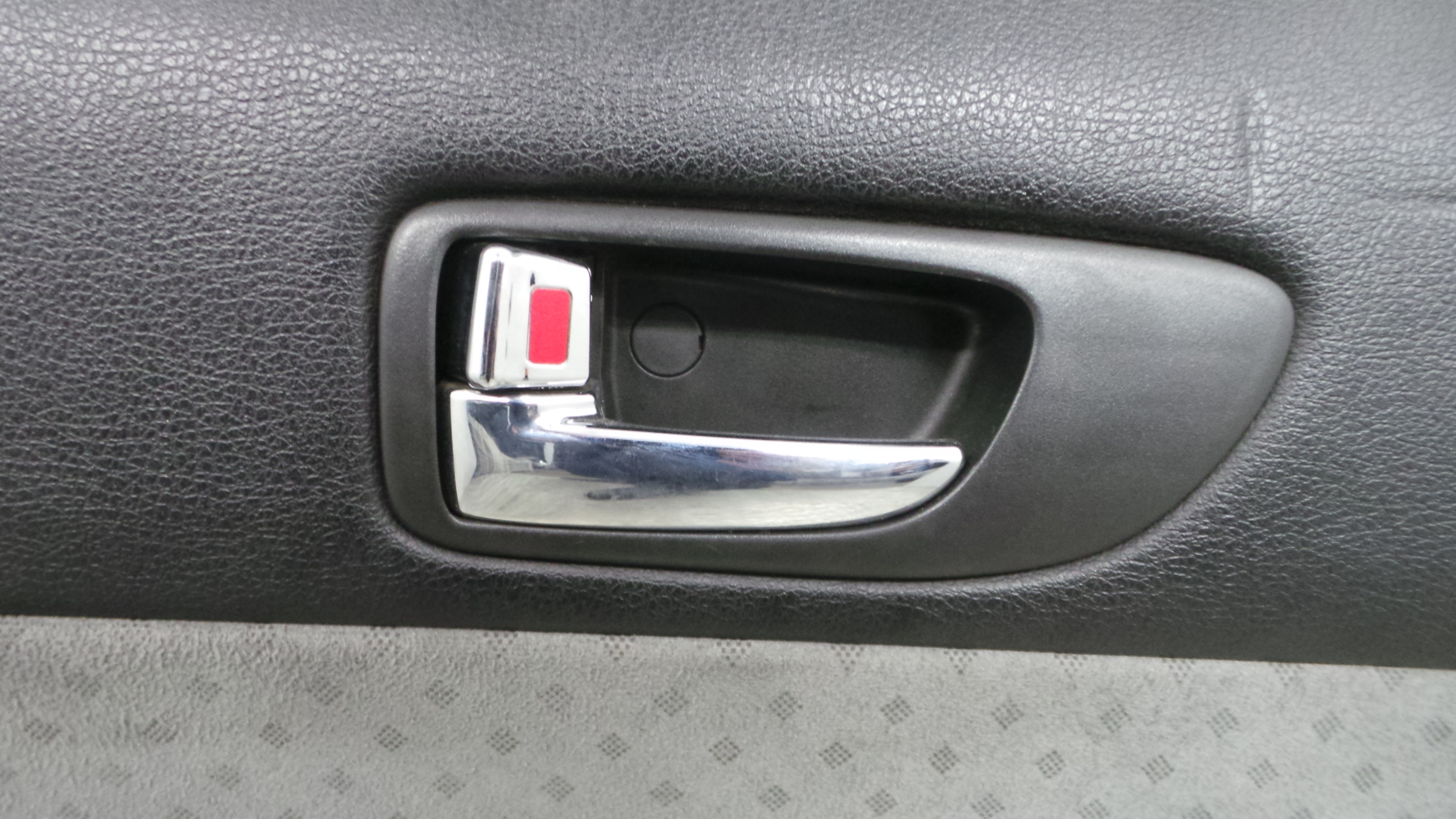 Puxador Interior Traseiro Esquerdo  GJ6A59330E - MAZDA 6 Station Wagon (GY)-38294828