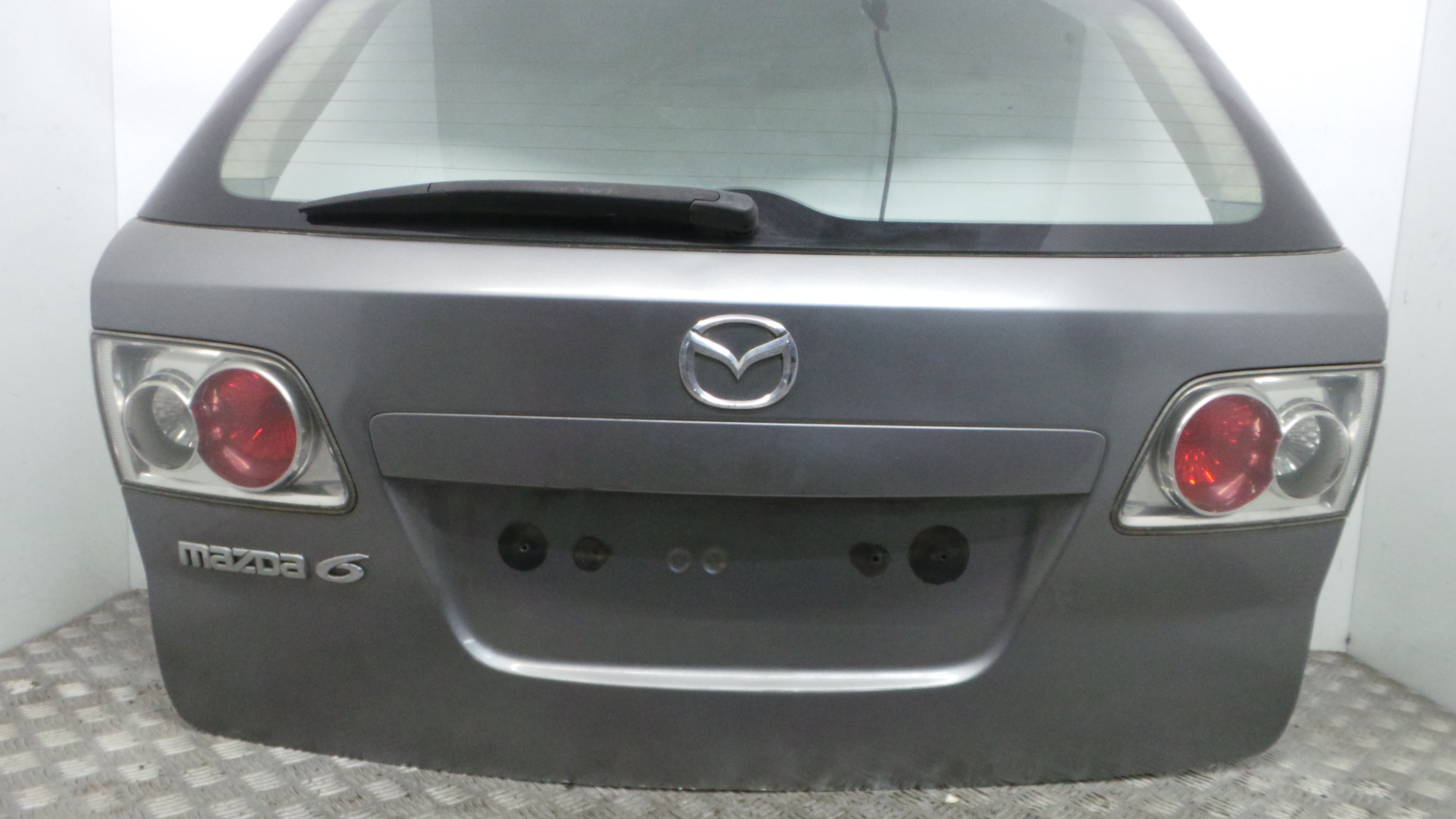 Tampa da Mala GJYA6202XE - MAZDA 6 Station Wagon (GY)-38294850