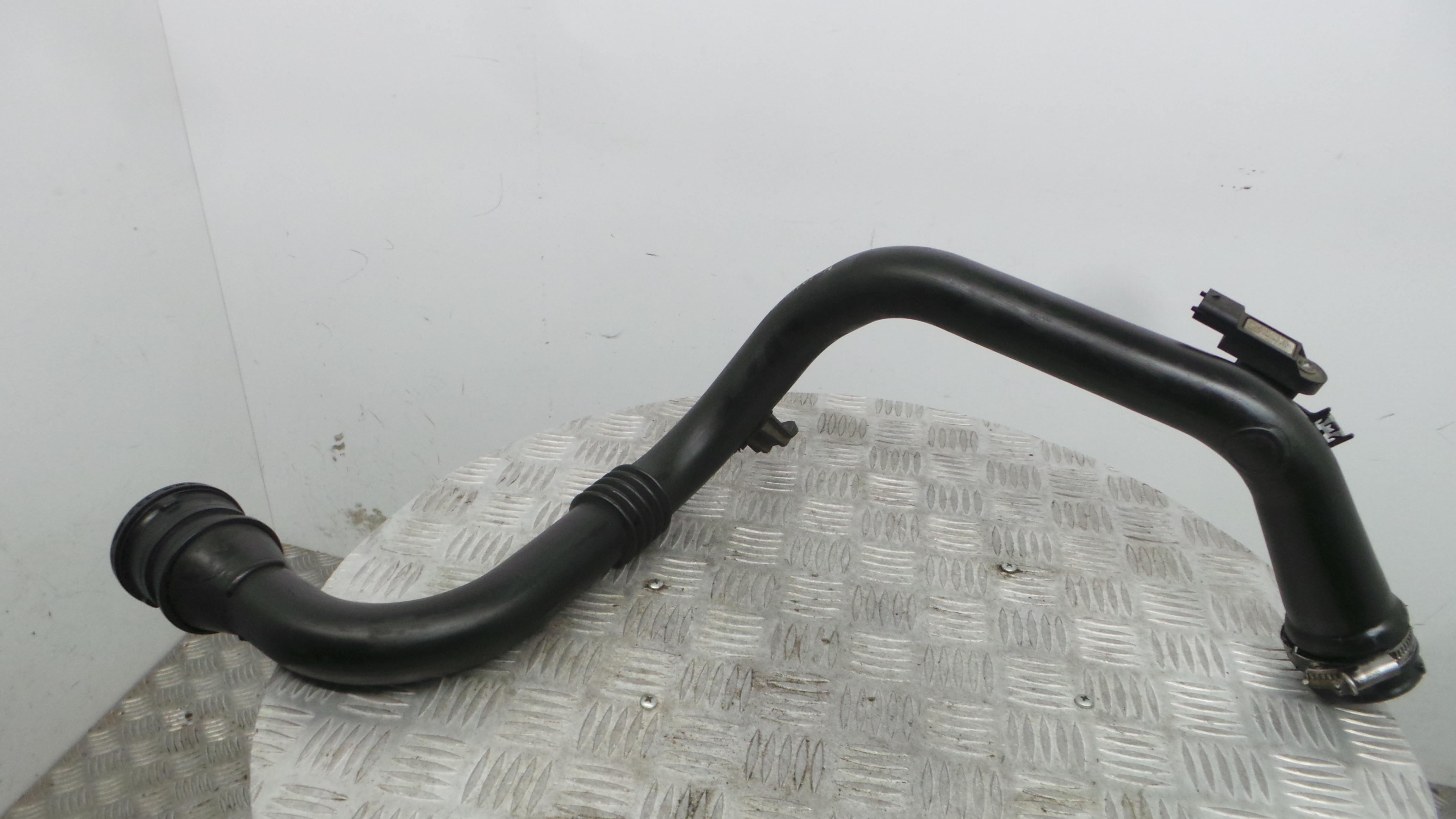 Tubo Intercooler 8200981497 - RENAULT MEGANE III Hatchback (BZ0/1_, B3_)-38294895 Tubo Intercooler 8200981497 - RENAULT MEGANE III Hatchback (BZ0/1_, B3_)-38294895