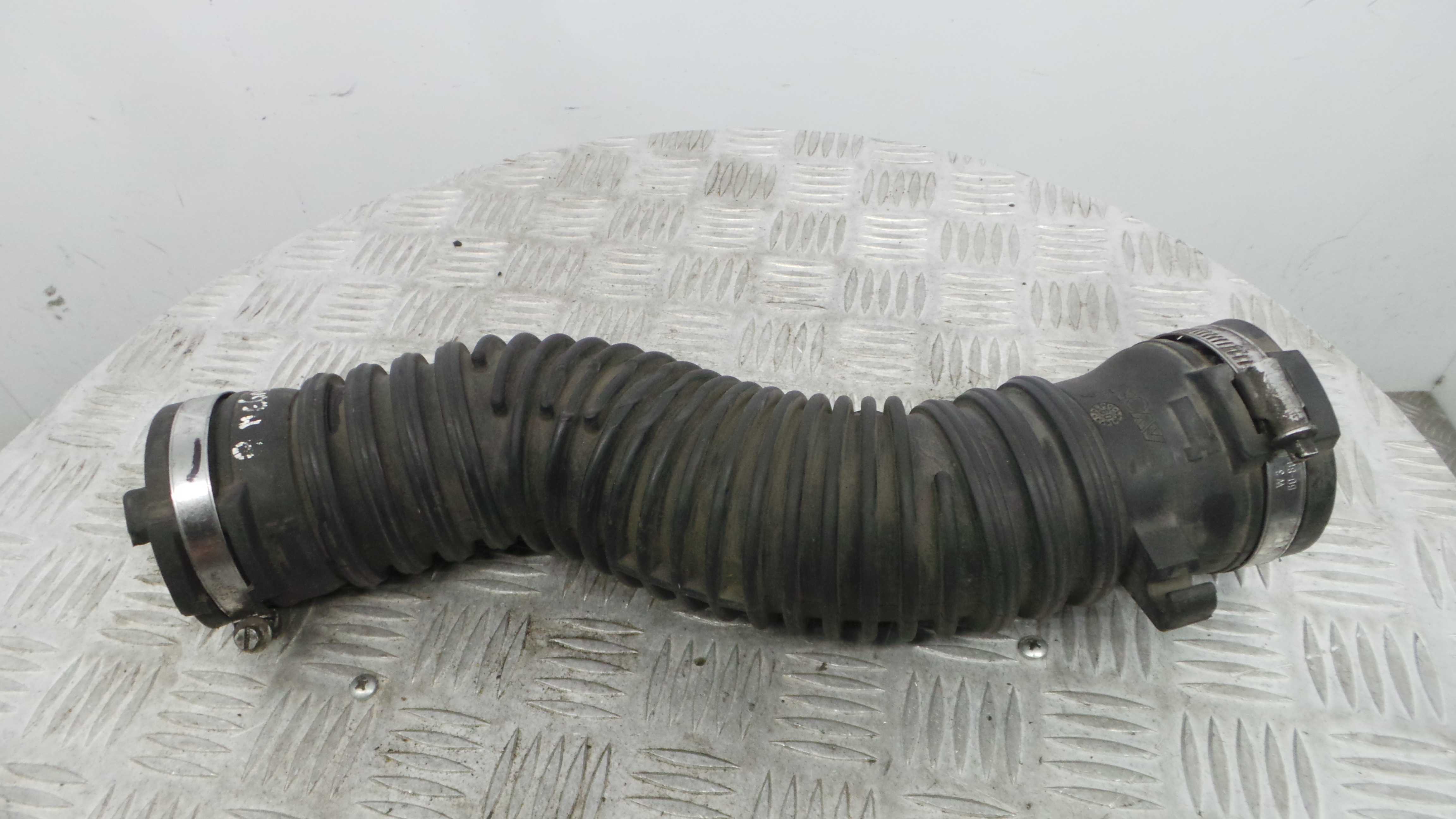 Tubo Caixa Filtro Ar 8200720174 - RENAULT MEGANE III Hatchback (BZ0/1_, B3_)-38294955 Tubo Caixa Filtro Ar 8200720174 - RENAULT MEGANE III Hatchback (BZ0/1_, B3_)-38294955