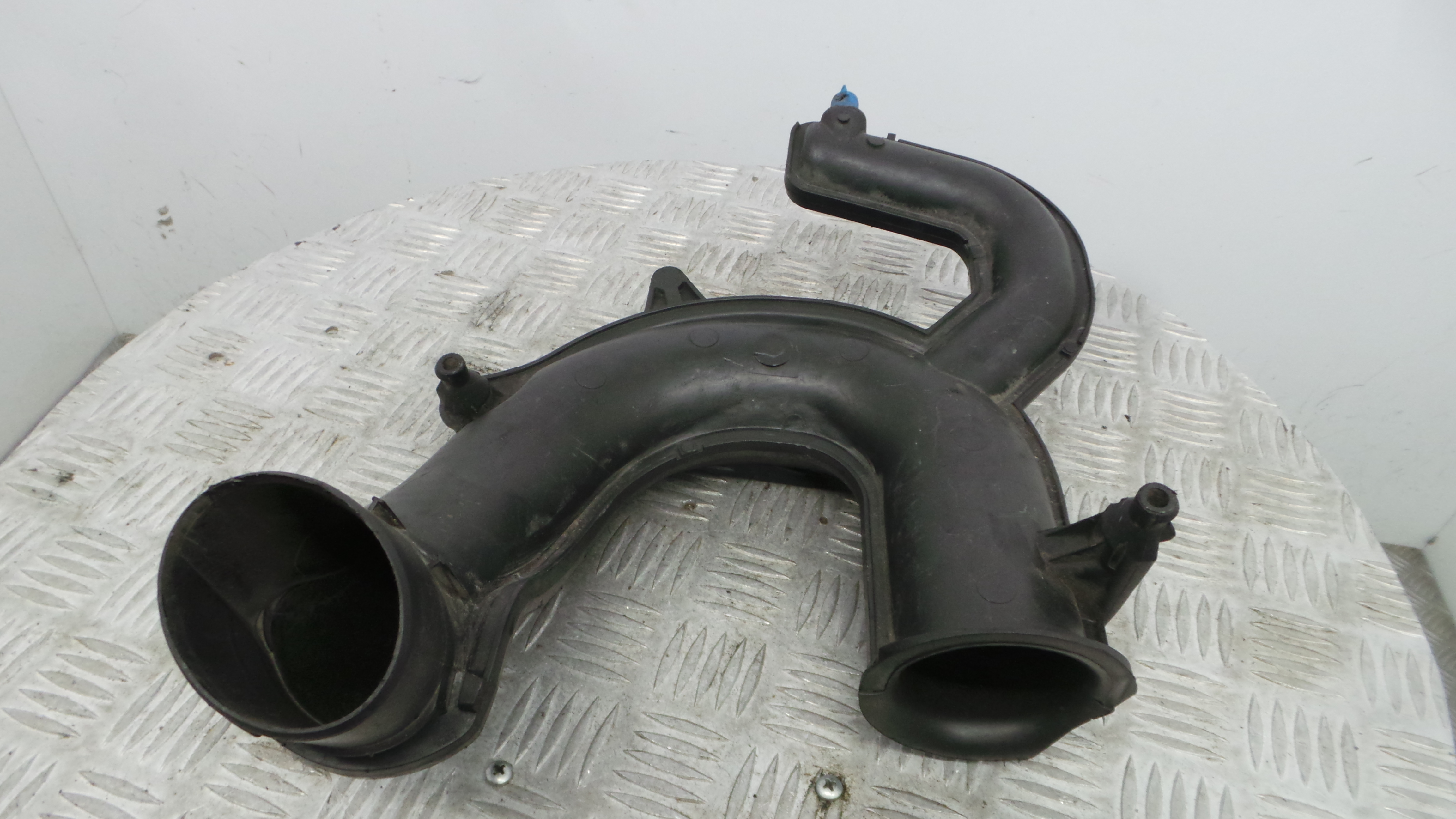 Tubo Intercooler 8200923128A – RENAULT MEGANE III Hatchback (BZ0/1_, B3_)