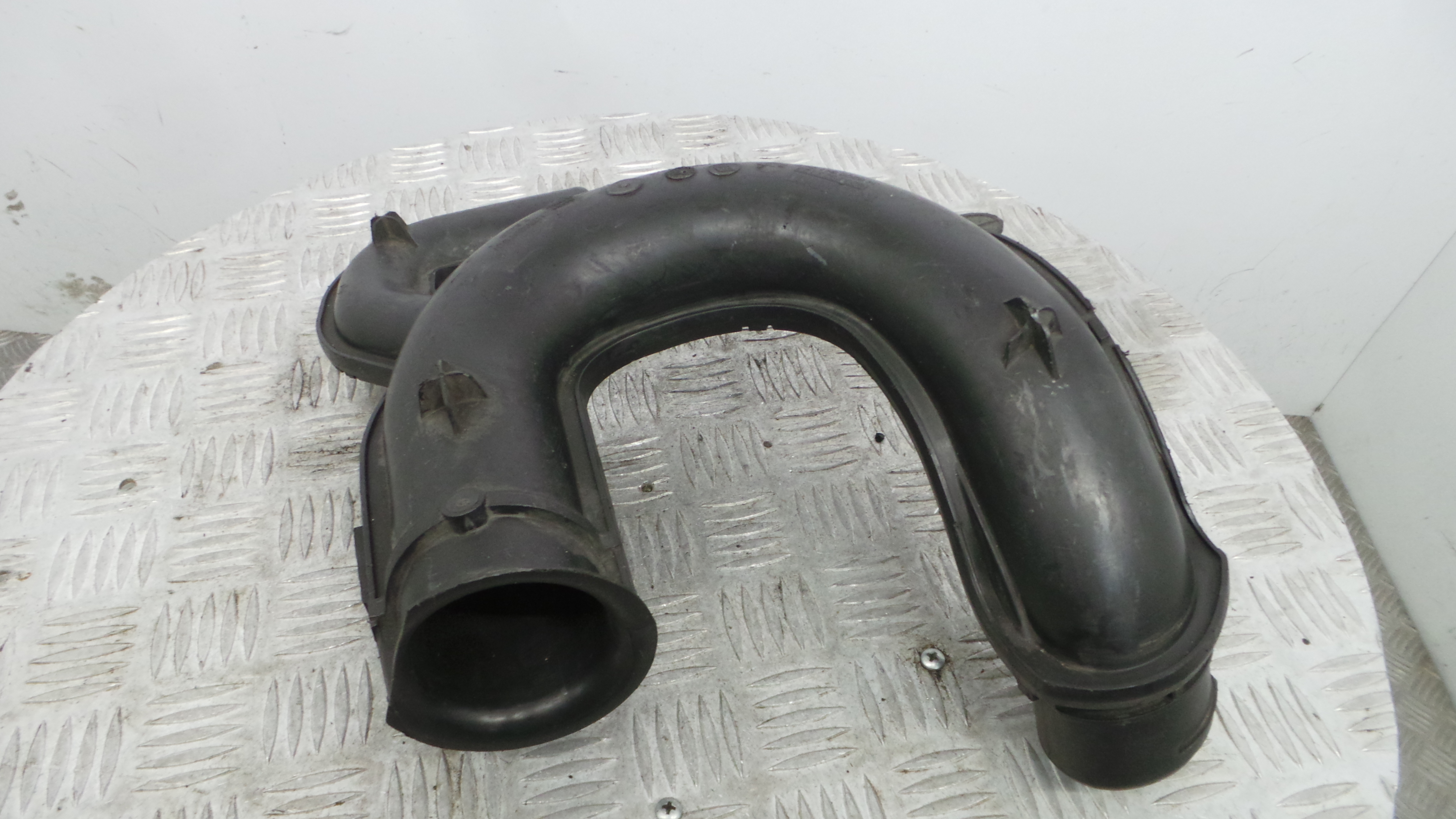 Tubo Intercooler 8200923128A - RENAULT MEGANE III Hatchback (BZ0/1_, B3_)-38295028