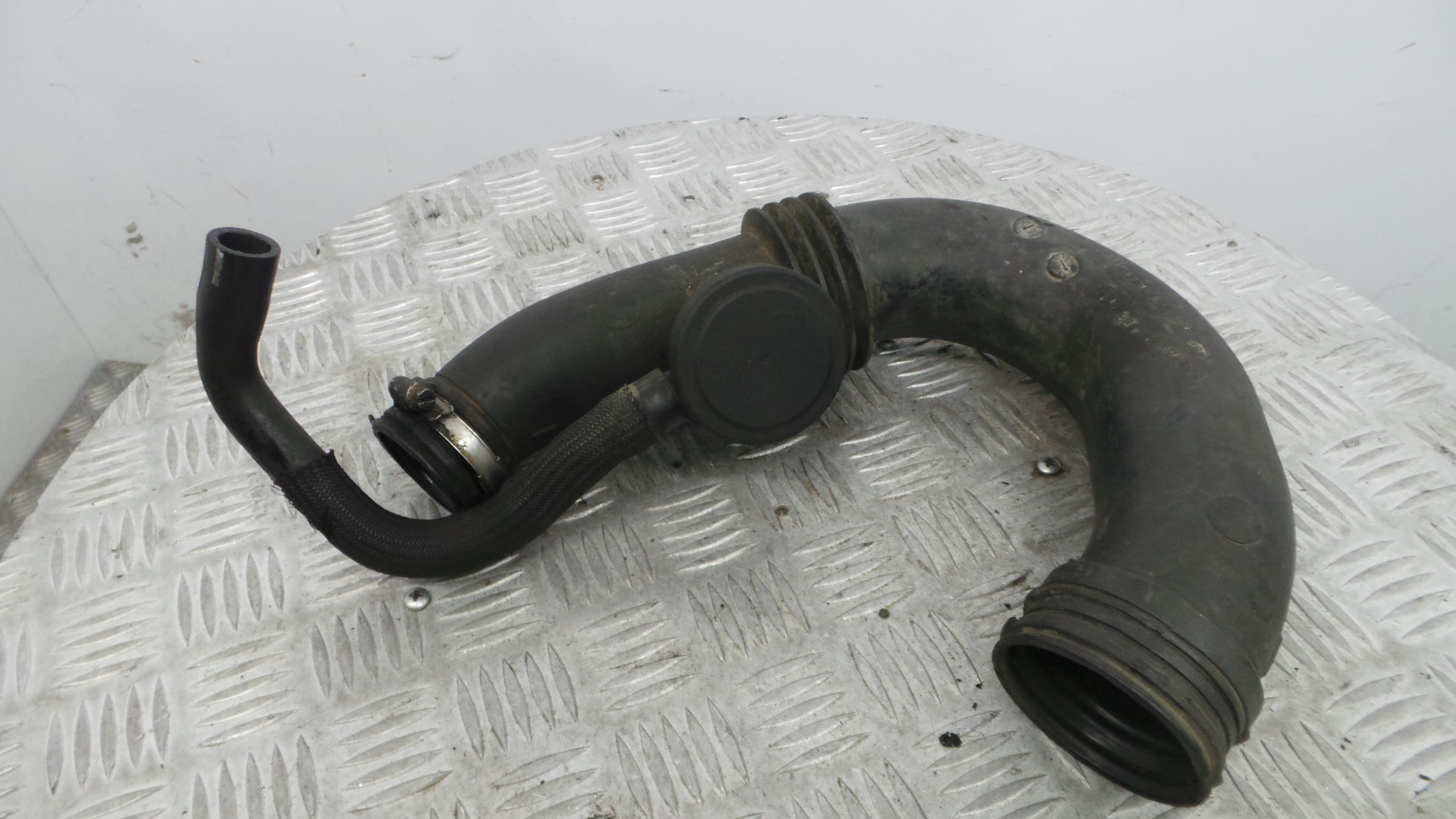 Tubo Intercooler 8200143788A - RENAULT CLIO II (BB_, CB_), CLIO Mk II (BB_, CB_)-38295086 Tubo Intercooler 8200143788A - RENAULT CLIO II (BB_, CB_), CLIO Mk II (BB_, CB_)-38295086