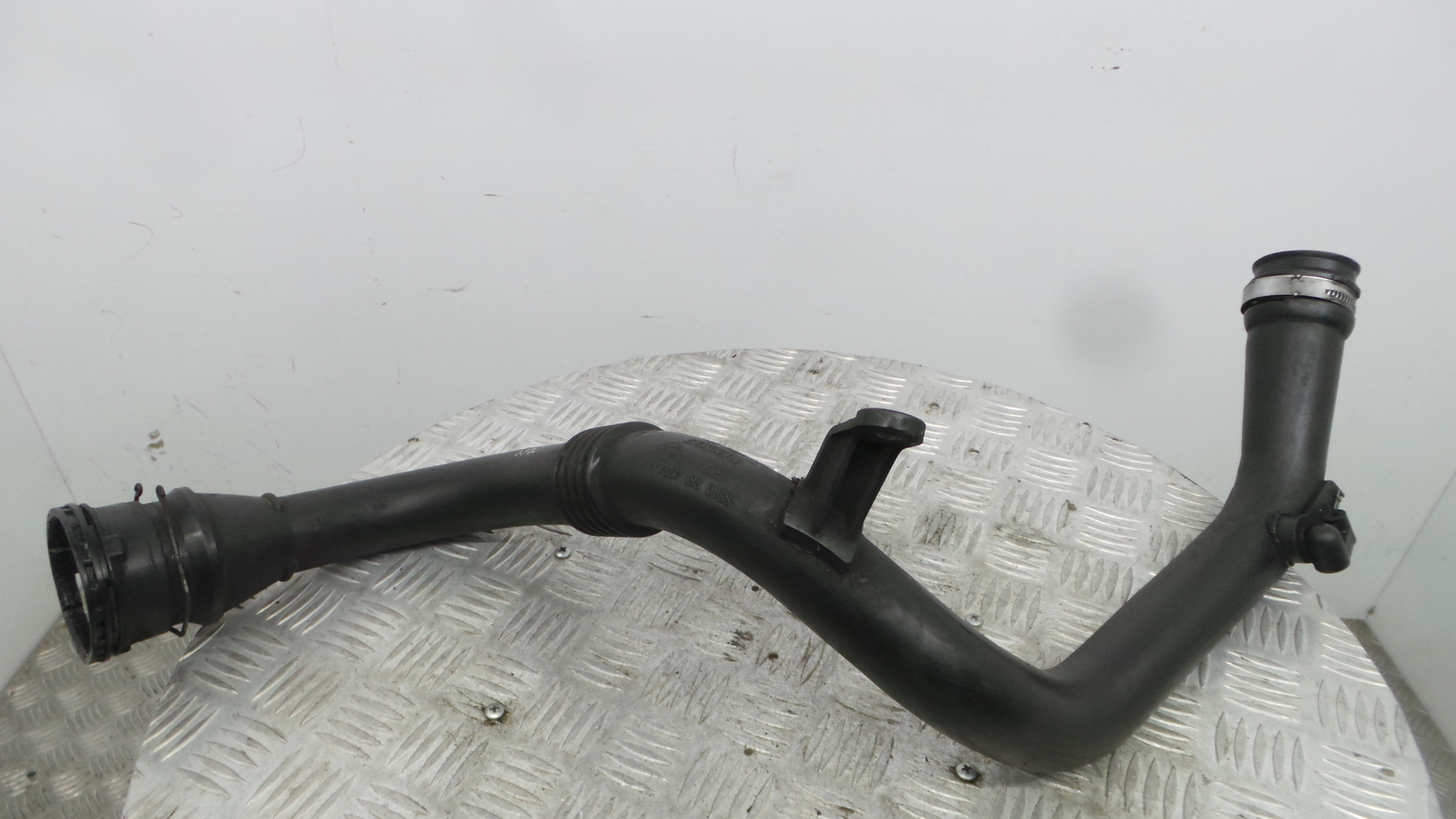 Tubo Intercooler 8200981497 - RENAULT MEGANE III Hatchback (BZ0/1_, B3_)-38295142