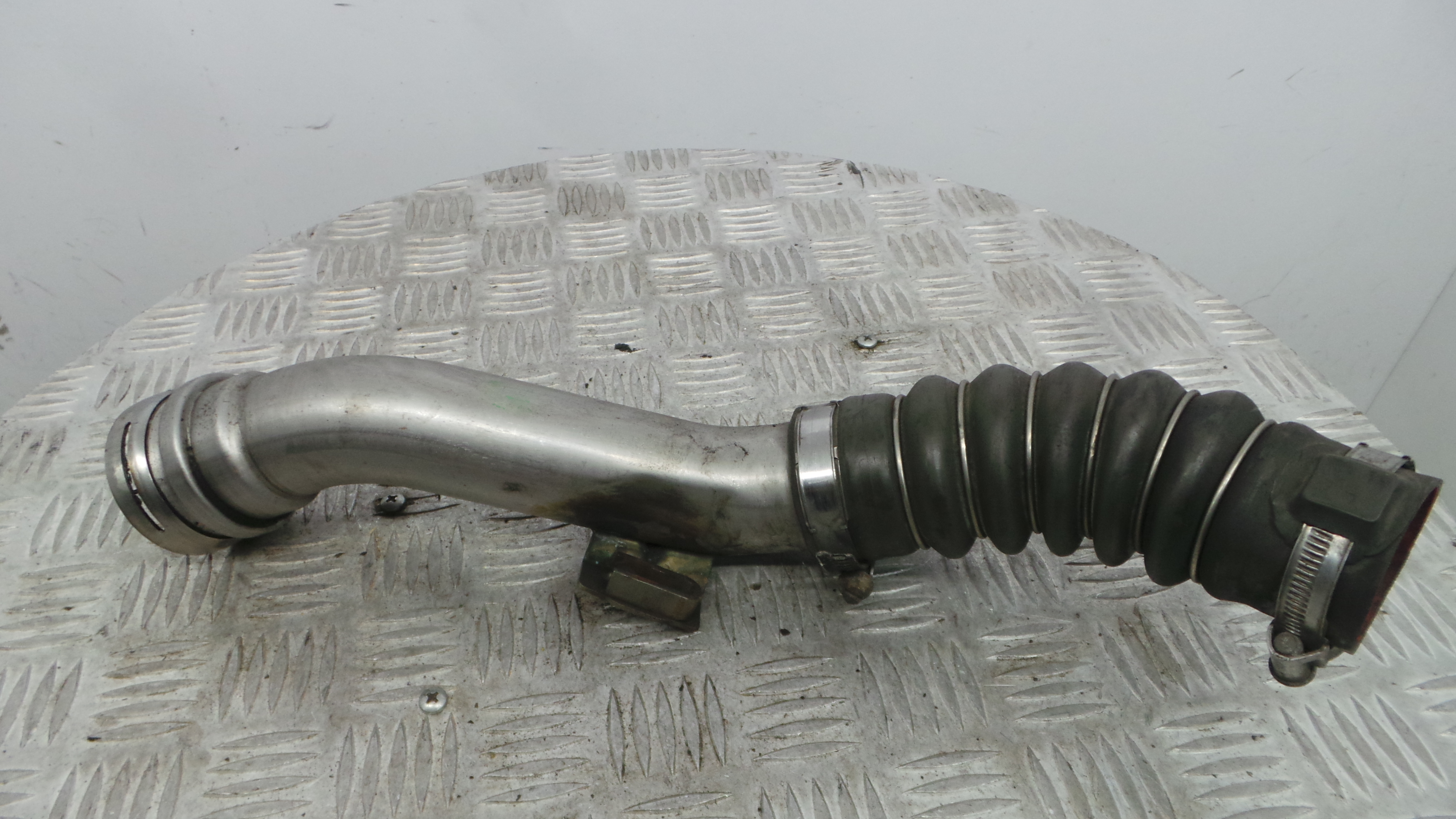 Tubo Intercooler 8200447887A - RENAULT CLIO III (BR0/1, CR0/1)-38298071 Tubo Intercooler 8200447887A - RENAULT CLIO III (BR0/1, CR0/1)-38298071