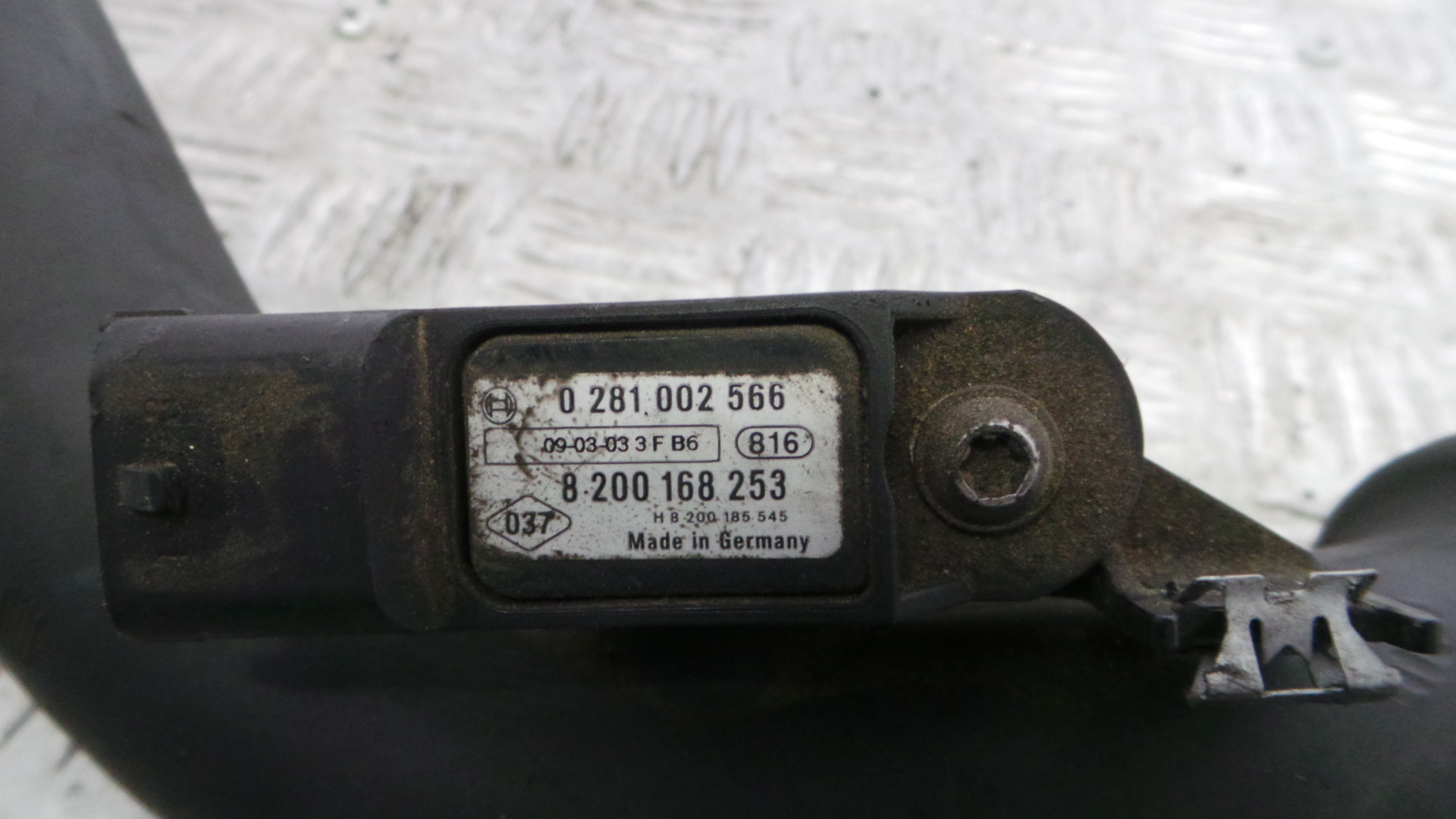 Tubo Intercooler 8200527669 - RENAULT CLIO III (BR0/1, CR0/1)-38298913