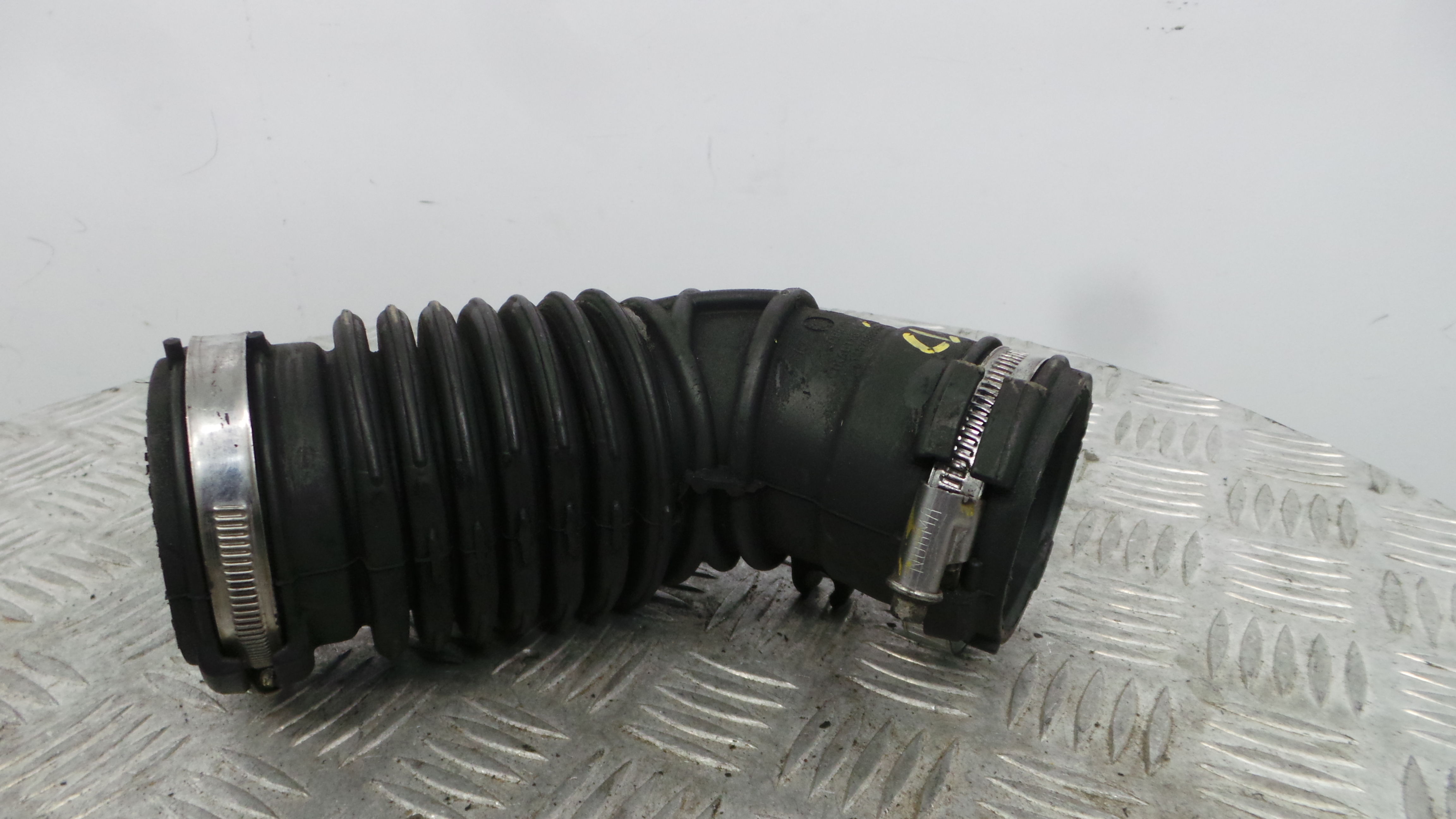 Tubo Intercooler 165758885R - RENAULT CLIO IV (BH_)-38308040 Tubo Intercooler 165758885R - RENAULT CLIO IV (BH_)-38308040