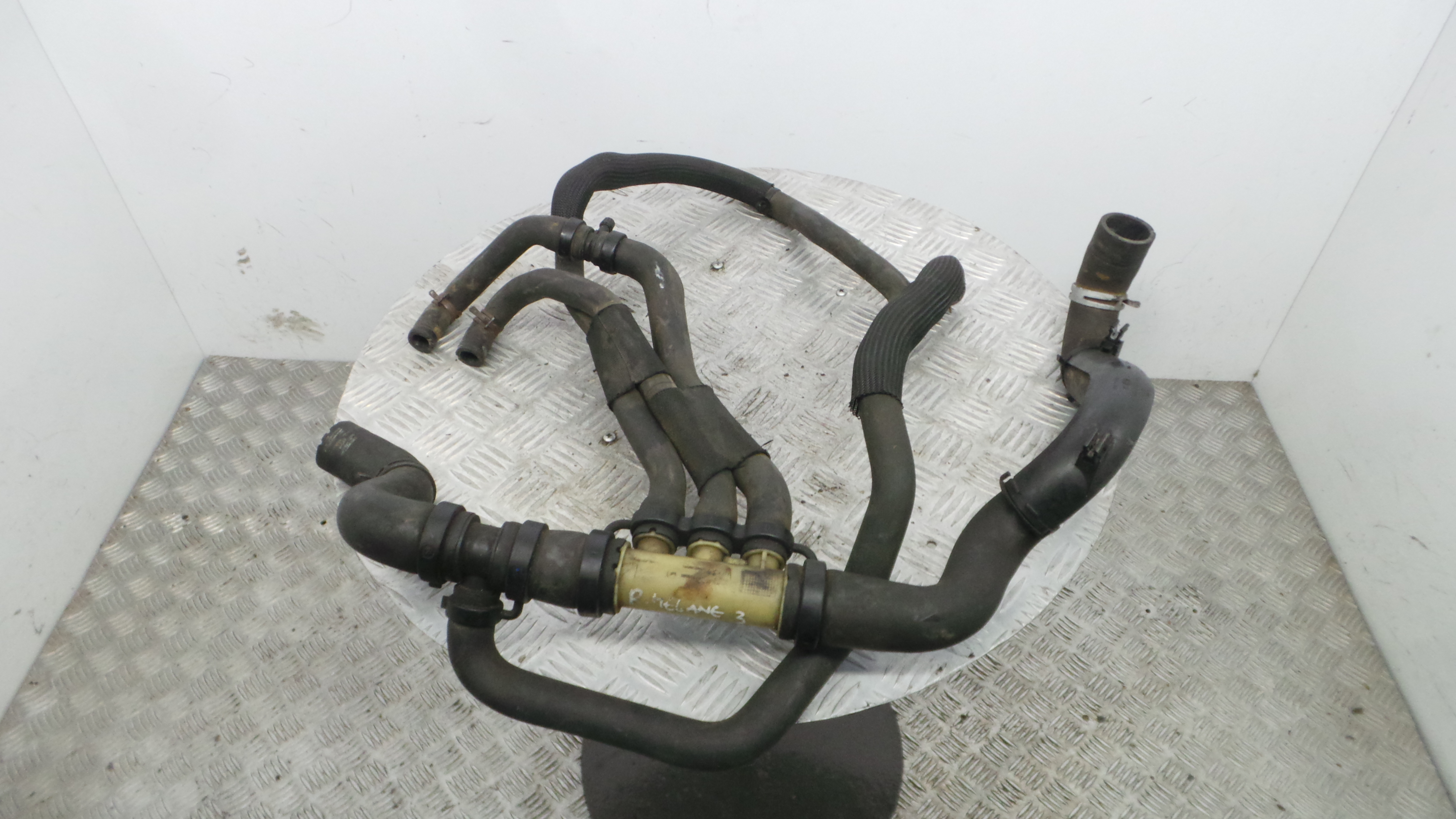 Tubo da Água 1800430425 - RENAULT MEGANE III Hatchback (BZ0/1_, B3_)-38308083 Tubo da Água 1800430425 - RENAULT MEGANE III Hatchback (BZ0/1_, B3_)-38308083