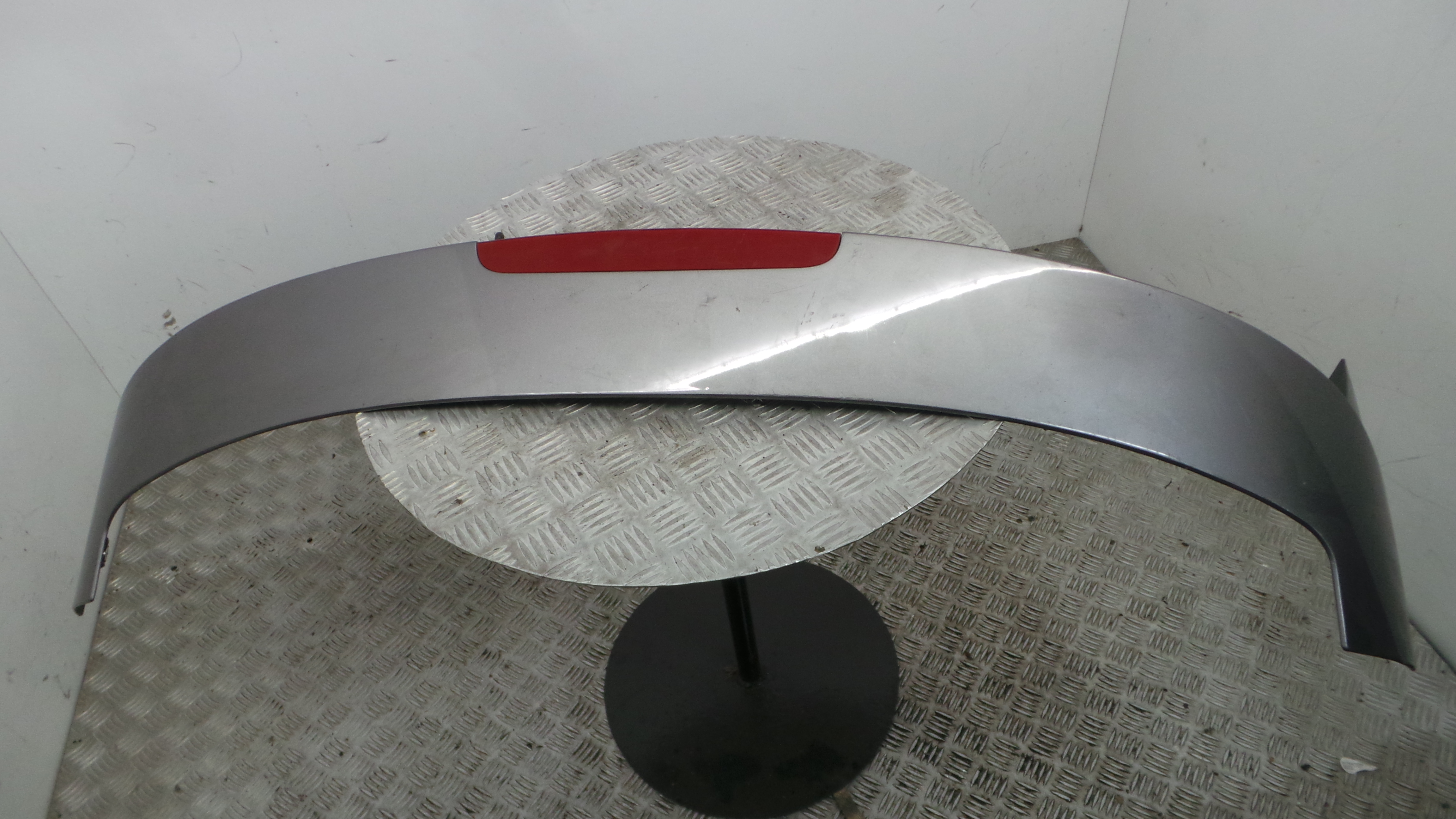 Aleron traseiro 960300005R - RENAULT MEGANE III Hatchback (BZ0/1_, B3_)-38308835