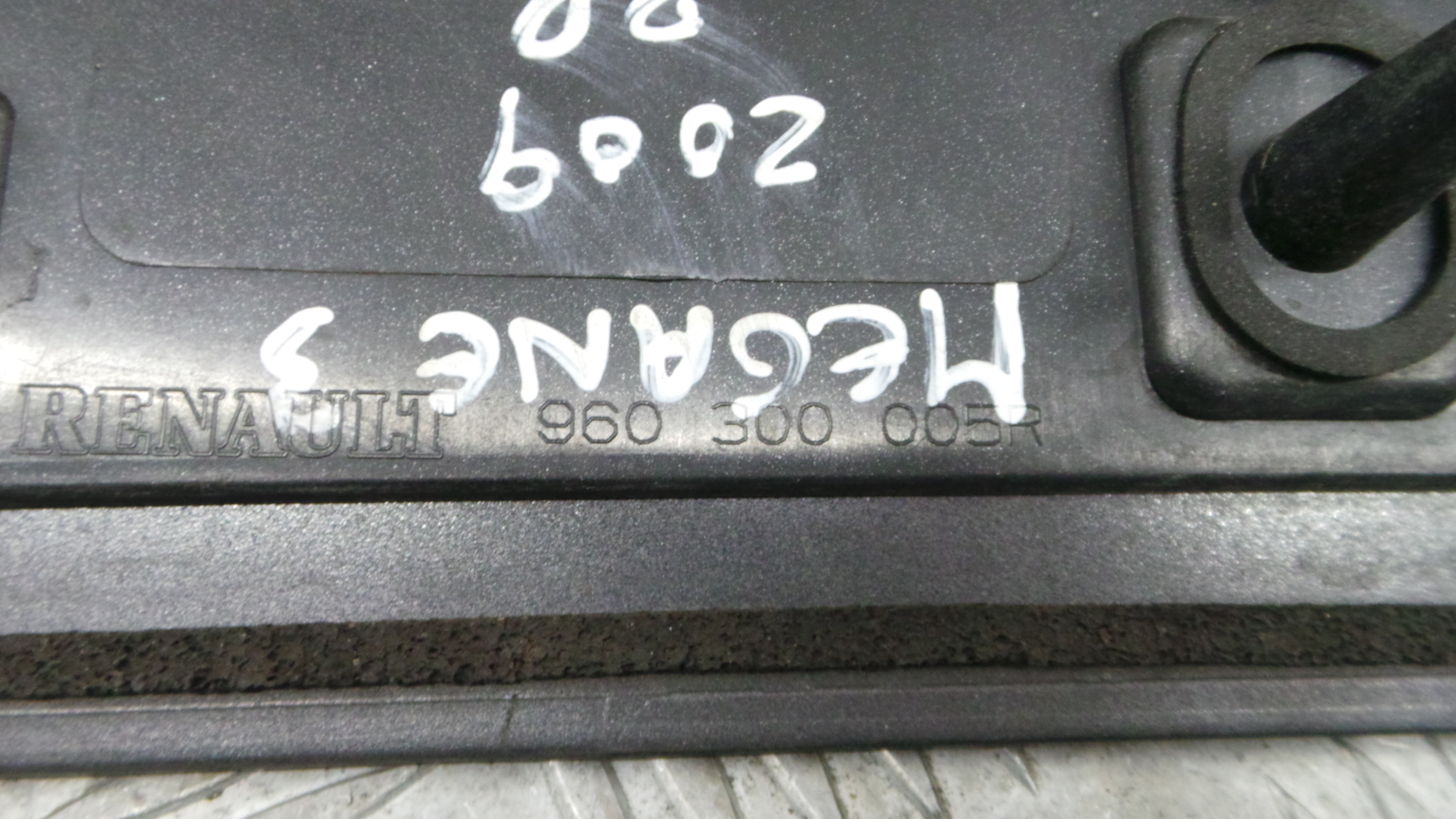 Aleron traseiro 960300005R - RENAULT MEGANE III Hatchback (BZ0/1_, B3_)-38308835