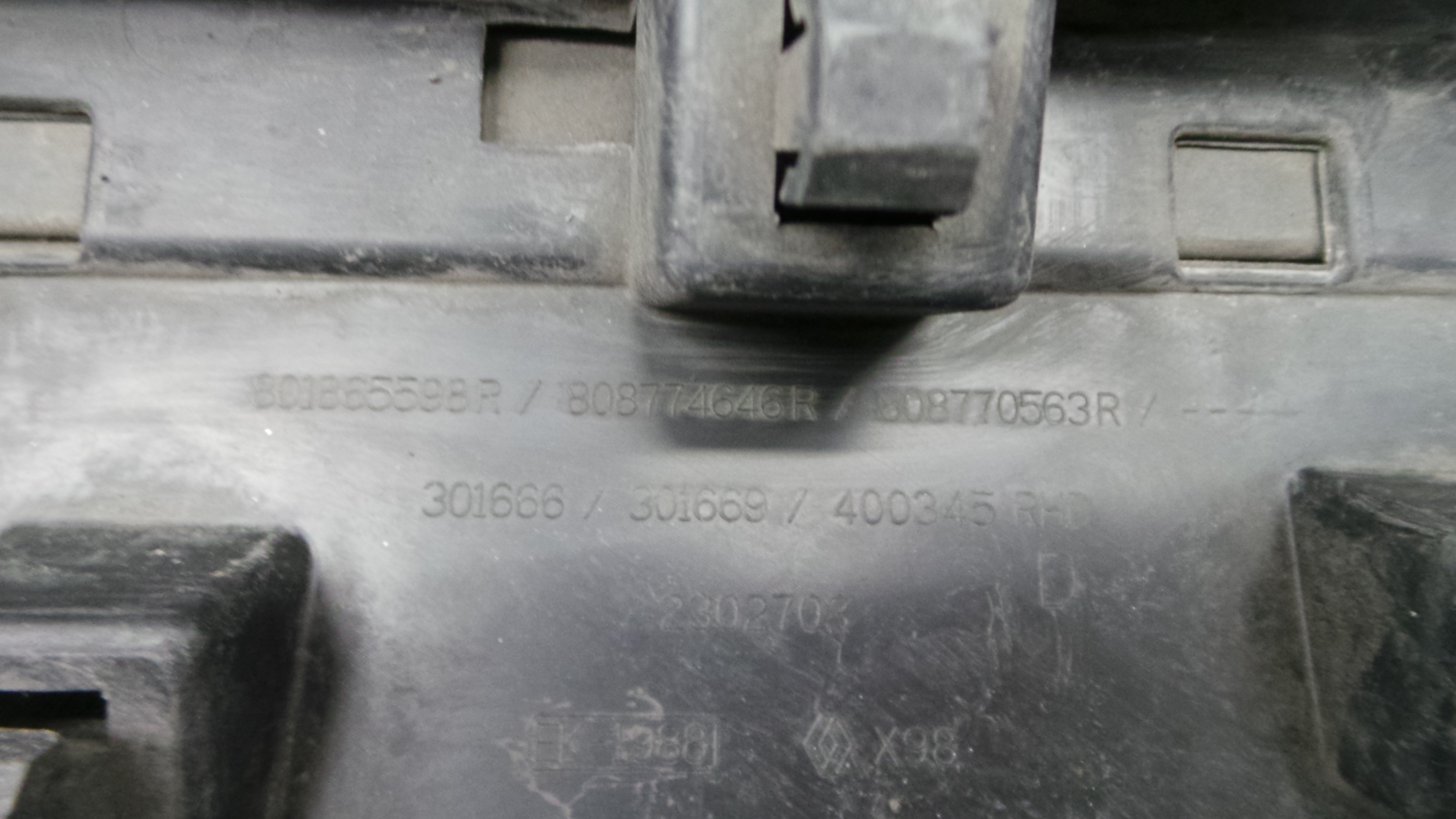 Friso Porta 801865598R - RENAULT CLIO IV (BH_)-38309025