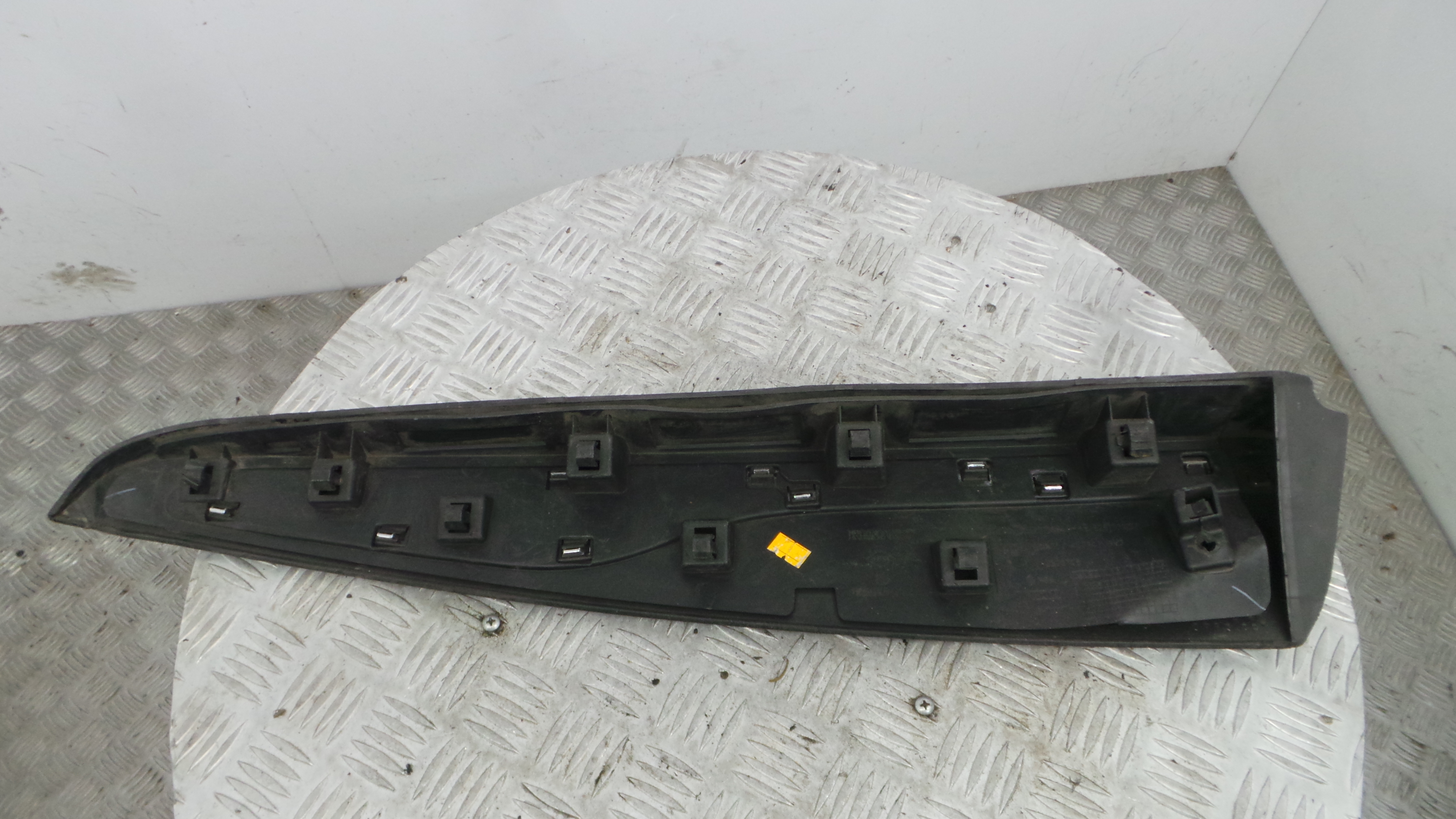 Friso Porta 828762614R - RENAULT CLIO IV (BH_)-38309034