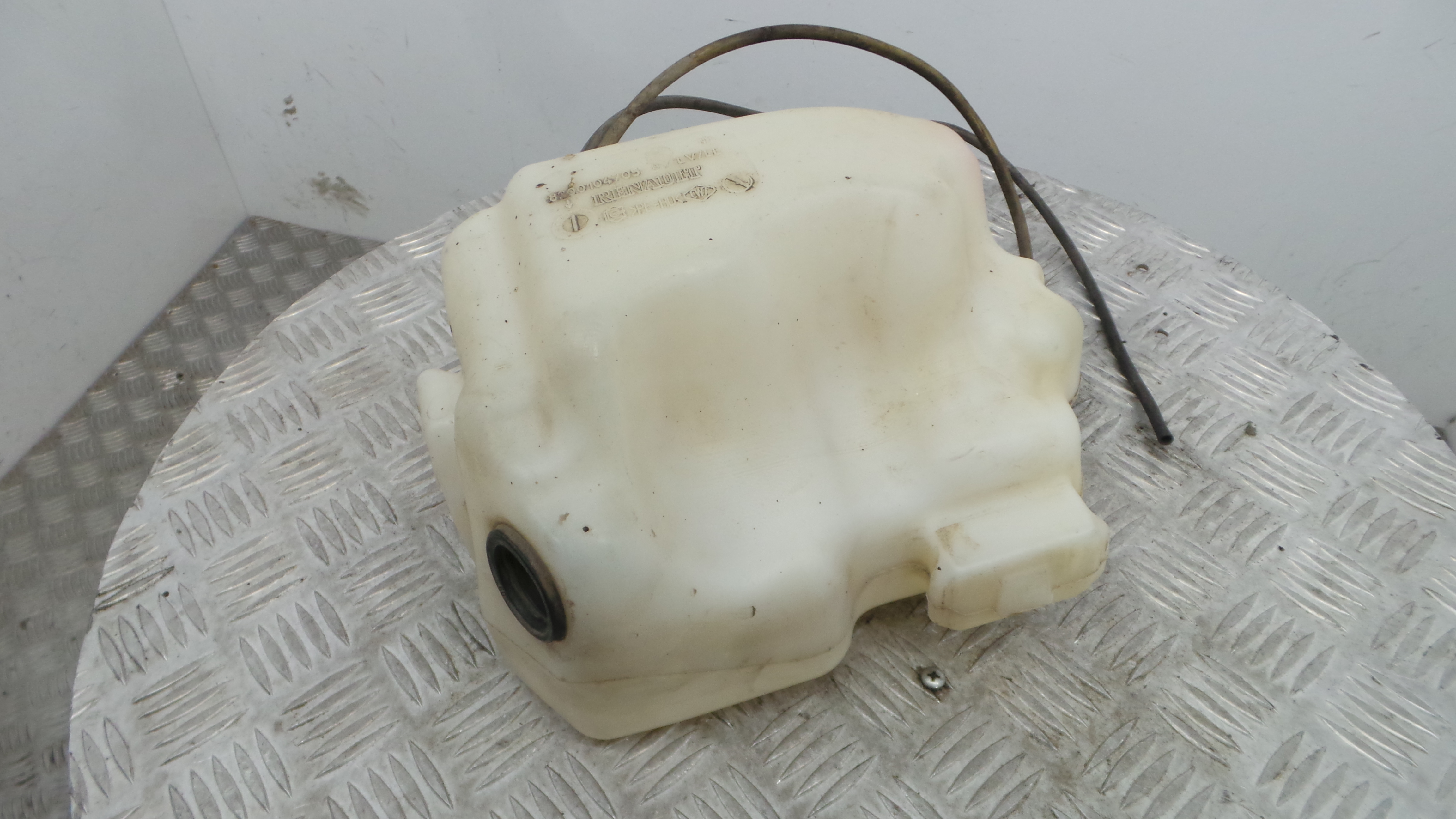 Deposito Reservatório Limpa Vidros Para Brisas 8200104705 - RENAULT MEGANE II (BM0/1_, CM0/1_)-38319599 Deposito Reservatório Limpa Vidros Para Brisas 8200104705 - RENAULT MEGANE II (BM0/1_, CM0/1_)-38319599