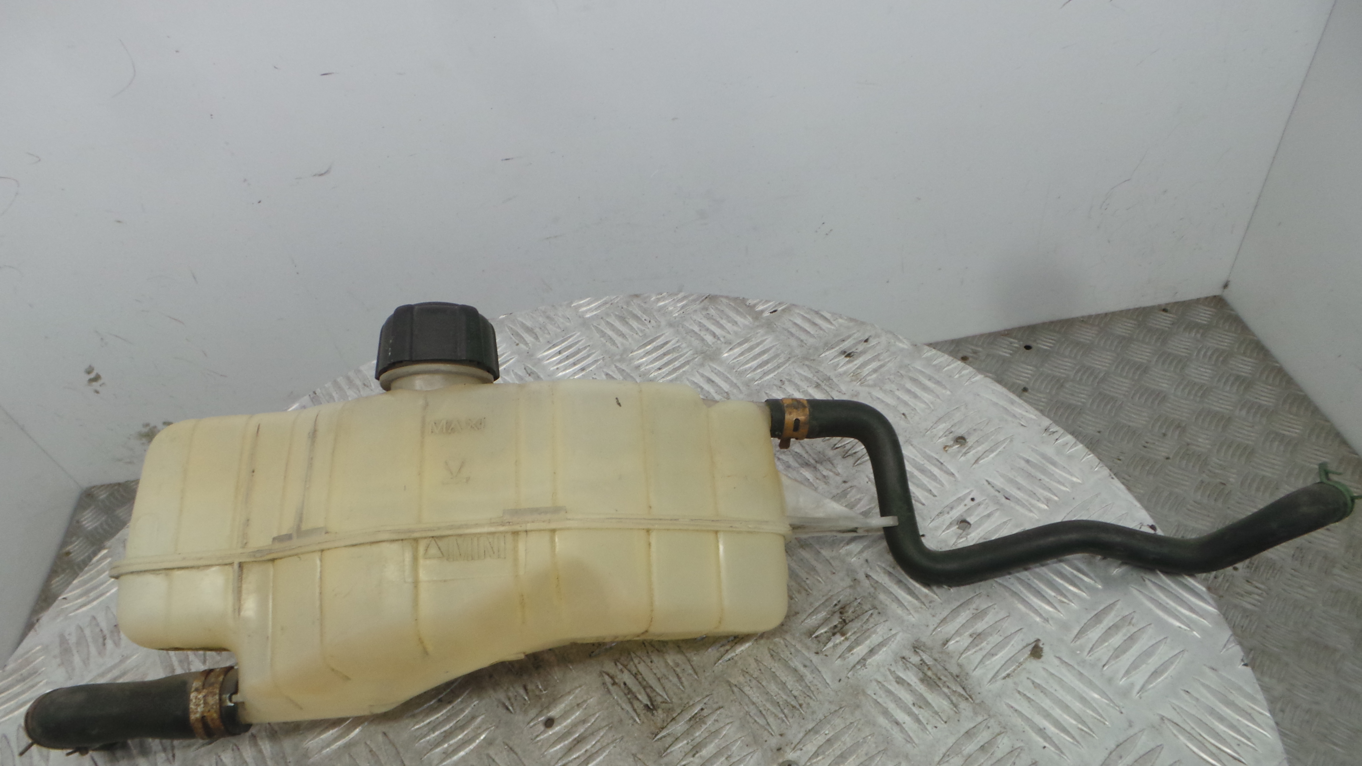 Depósito Água Radiador / Vazo de Expansao 7701477290 - RENAULT CLIO III (BR0/1, CR0/1)-38319625