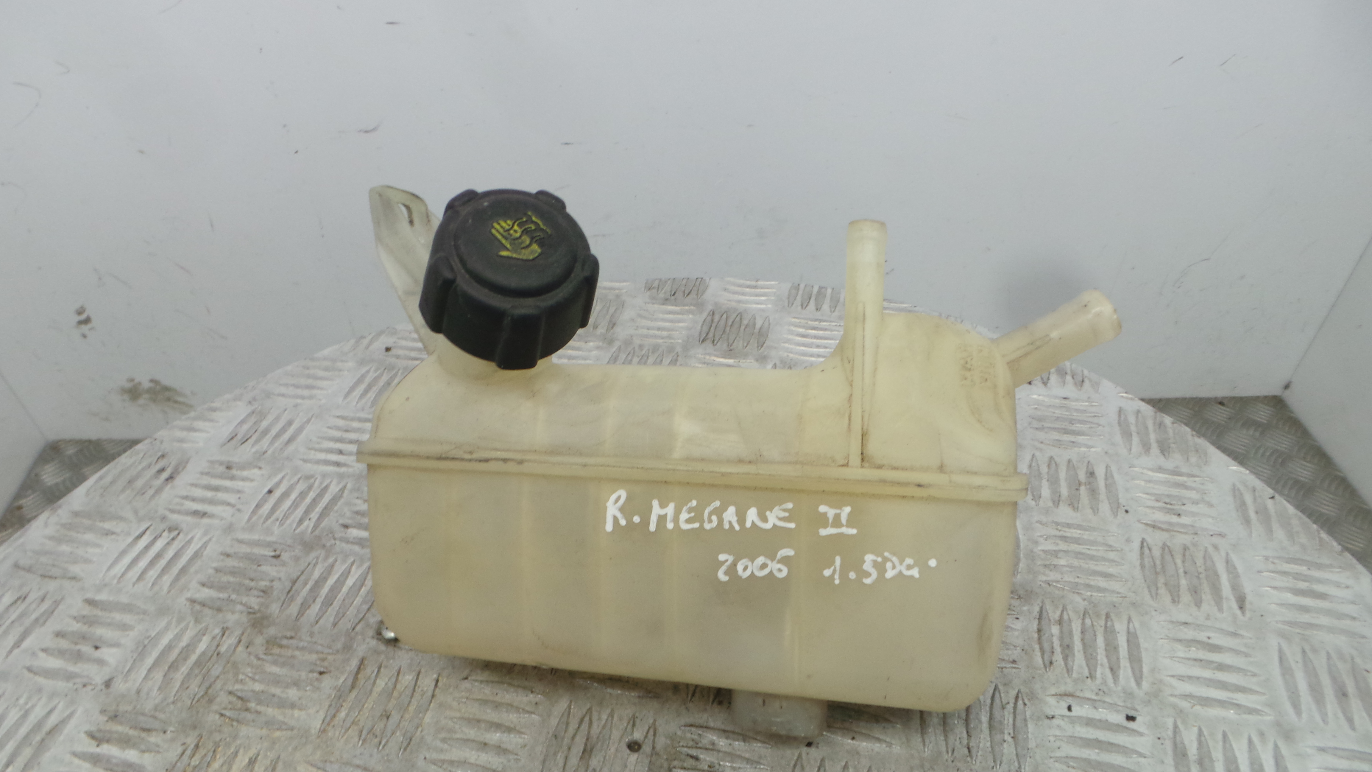 Depósito Água Radiador / Vazo de Expansao 8200273157 - RENAULT MEGANE II (BM0/1_, CM0/1_)-38319647 Depósito Água Radiador / Vazo de Expansao 8200273157 - RENAULT MEGANE II (BM0/1_, CM0/1_)-38319647