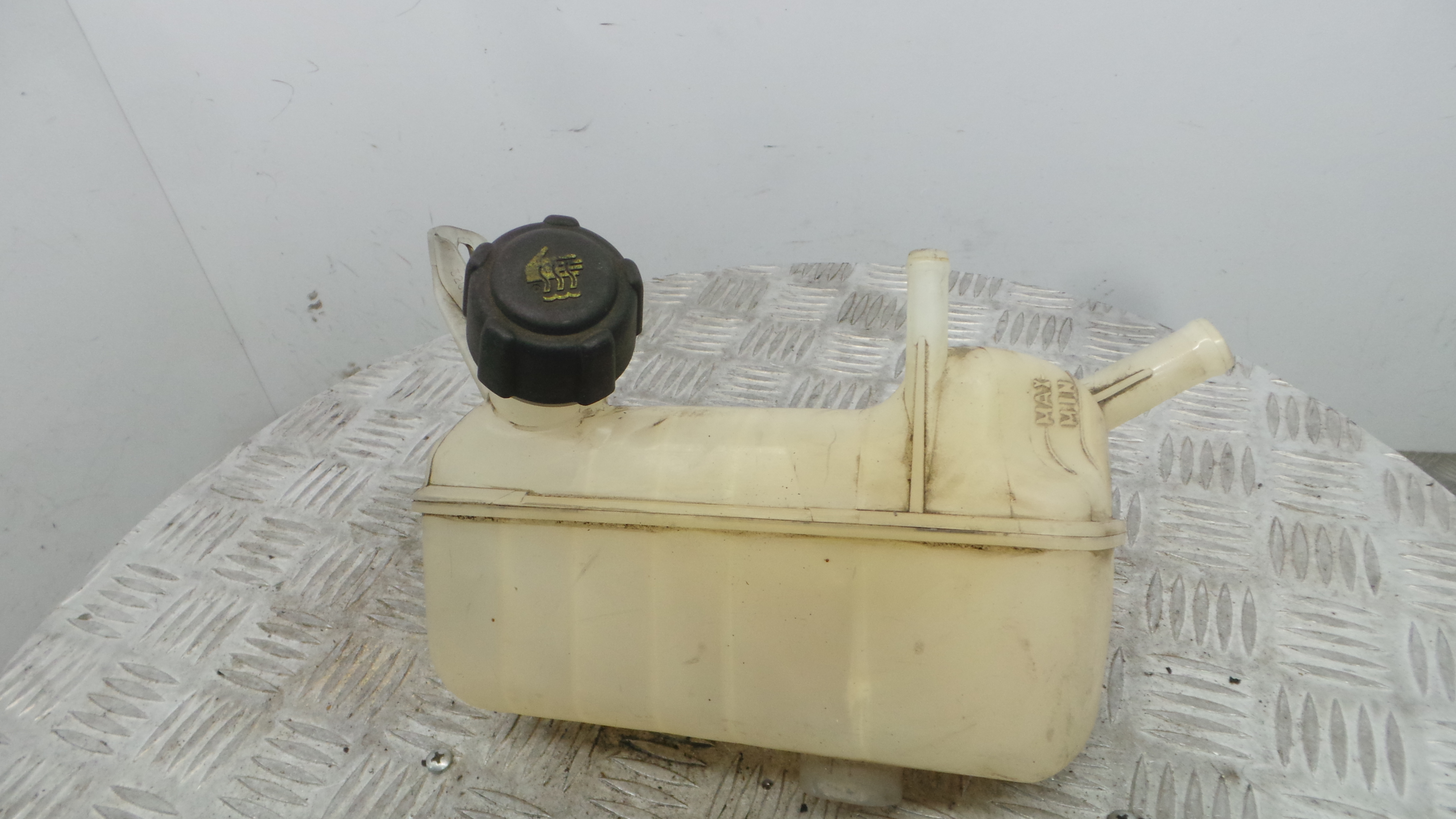 Depósito Água Radiador / Vazo de Expansao 8200273157 - RENAULT MEGANE II (BM0/1_, CM0/1_)-38319656 Depósito Água Radiador / Vazo de Expansao 8200273157 - RENAULT MEGANE II (BM0/1_, CM0/1_)-38319656