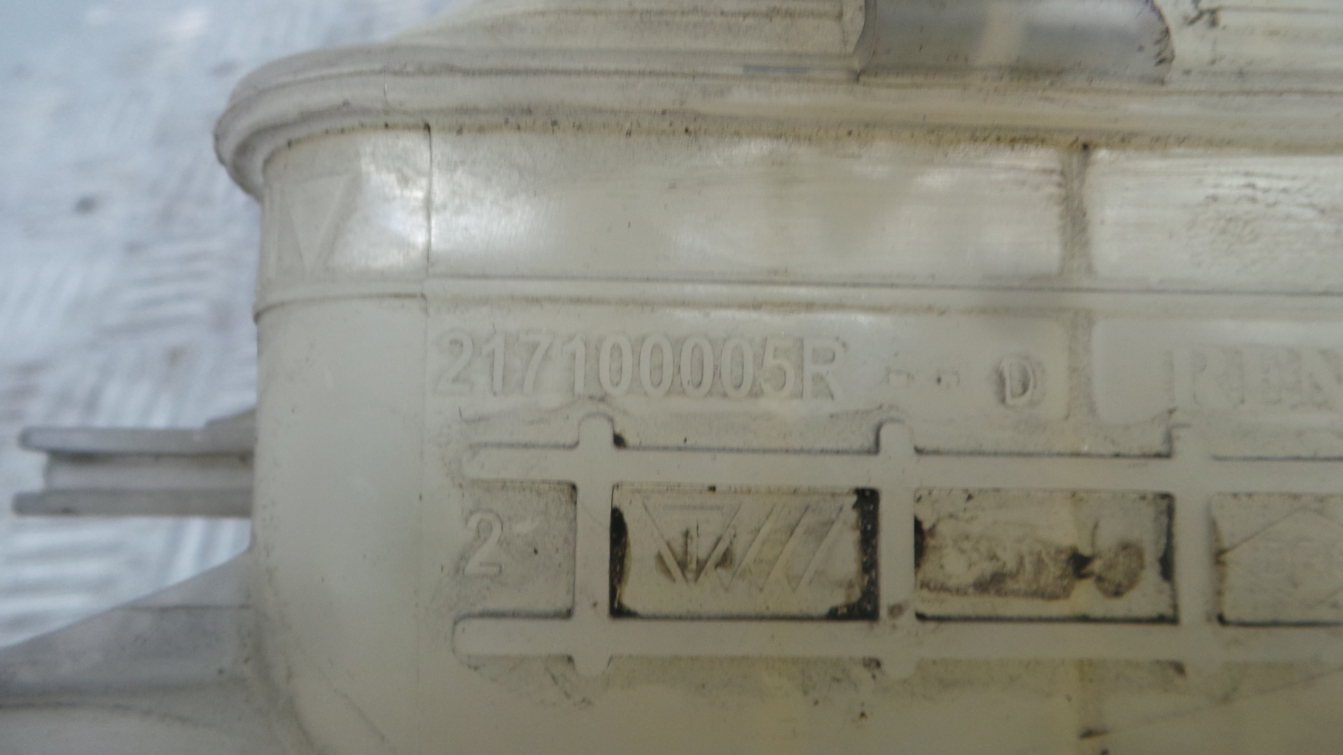 Depósito Água Radiador / Vazo de Expansao 217100005R - RENAULT MEGANE III Hatchback (BZ0/1_, B3_)-38319671