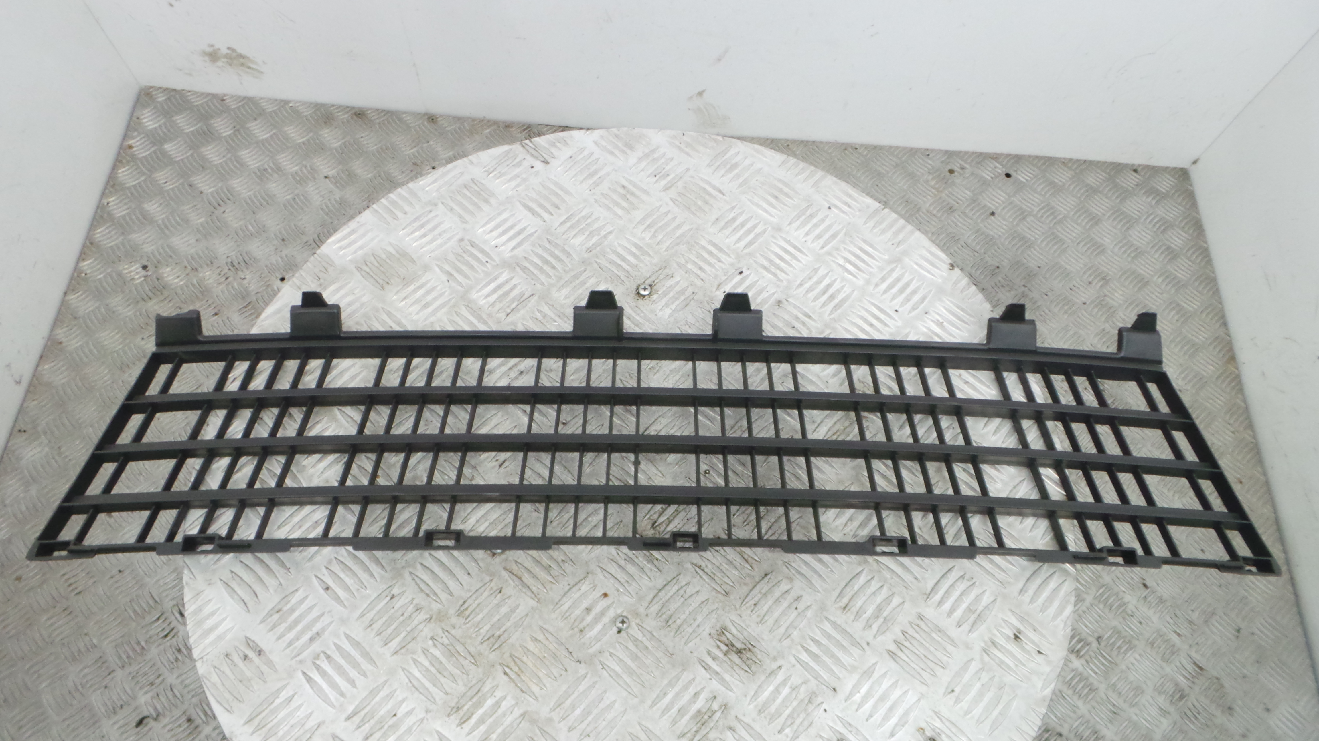 Grelha do Pára-Choques Central  - RENAULT CLIO II (BB_, CB_), CLIO Mk II (BB_, CB_)-38322246