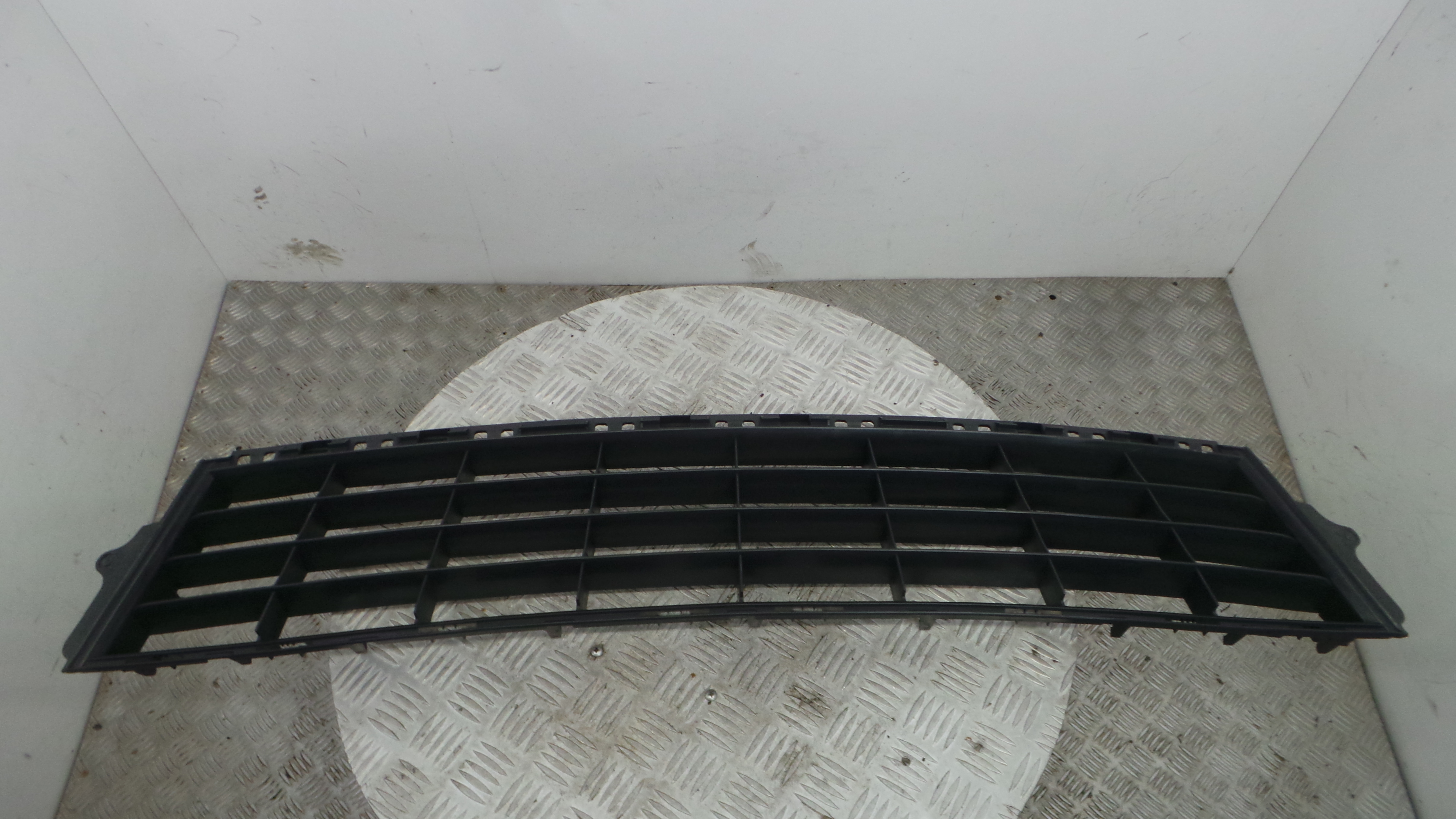 Grelha do Pára-Choques Central  - RENAULT CLIO II (BB_, CB_), CLIO Mk II (BB_, CB_)-38322249