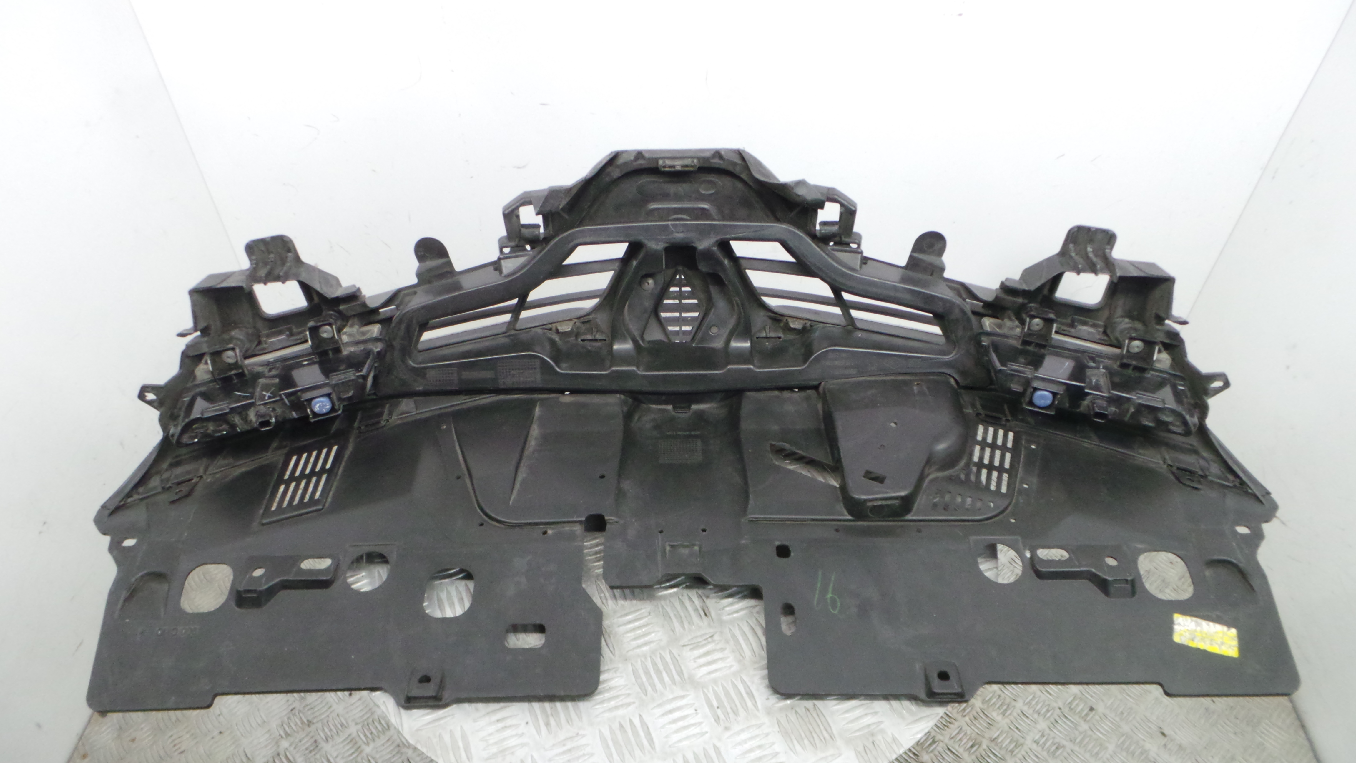 Grelha da Frente 628101467R - RENAULT CLIO IV (BH_)-38322292