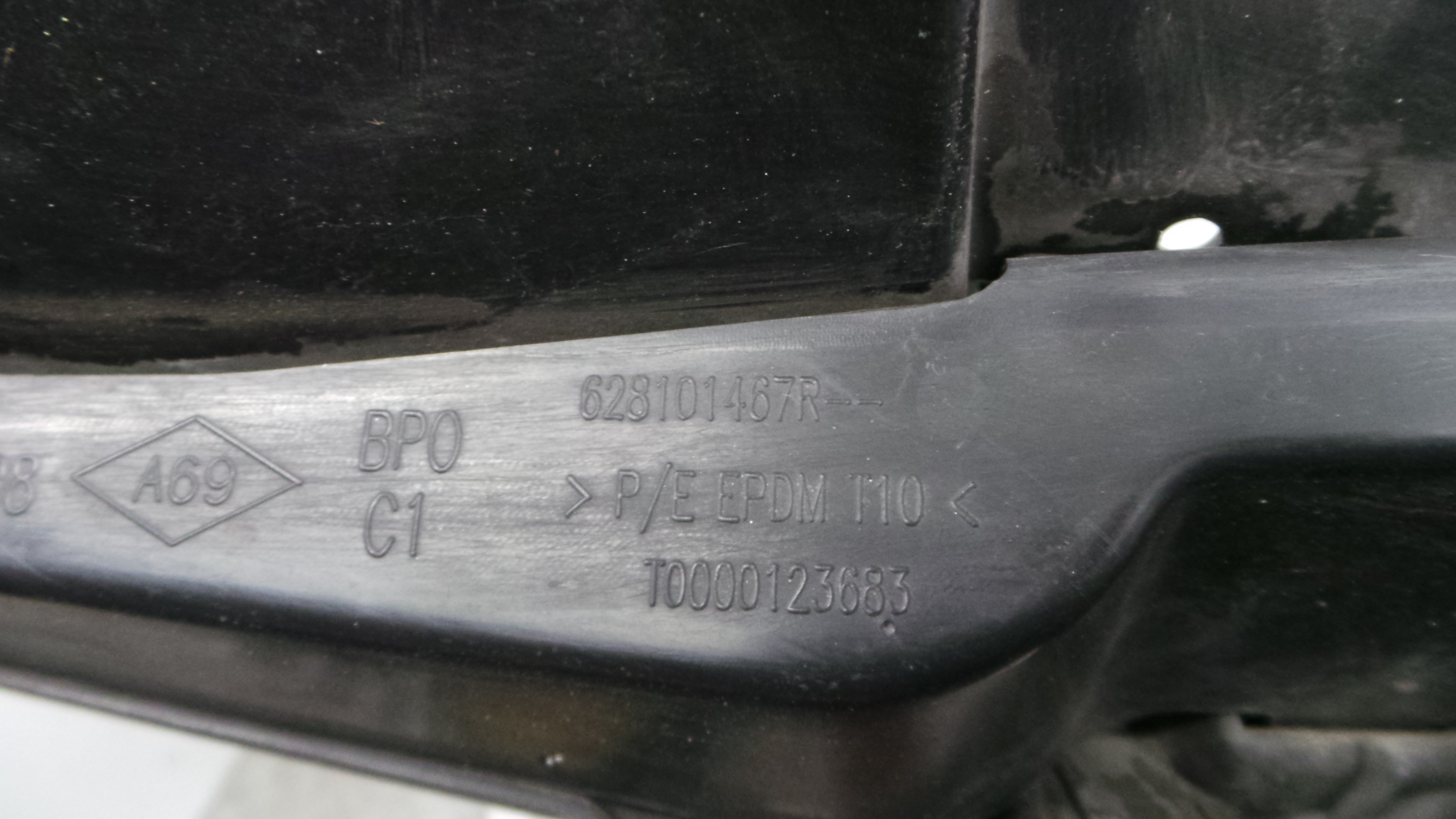 Grelha da Frente 628101467R - RENAULT CLIO IV (BH_)-38322292