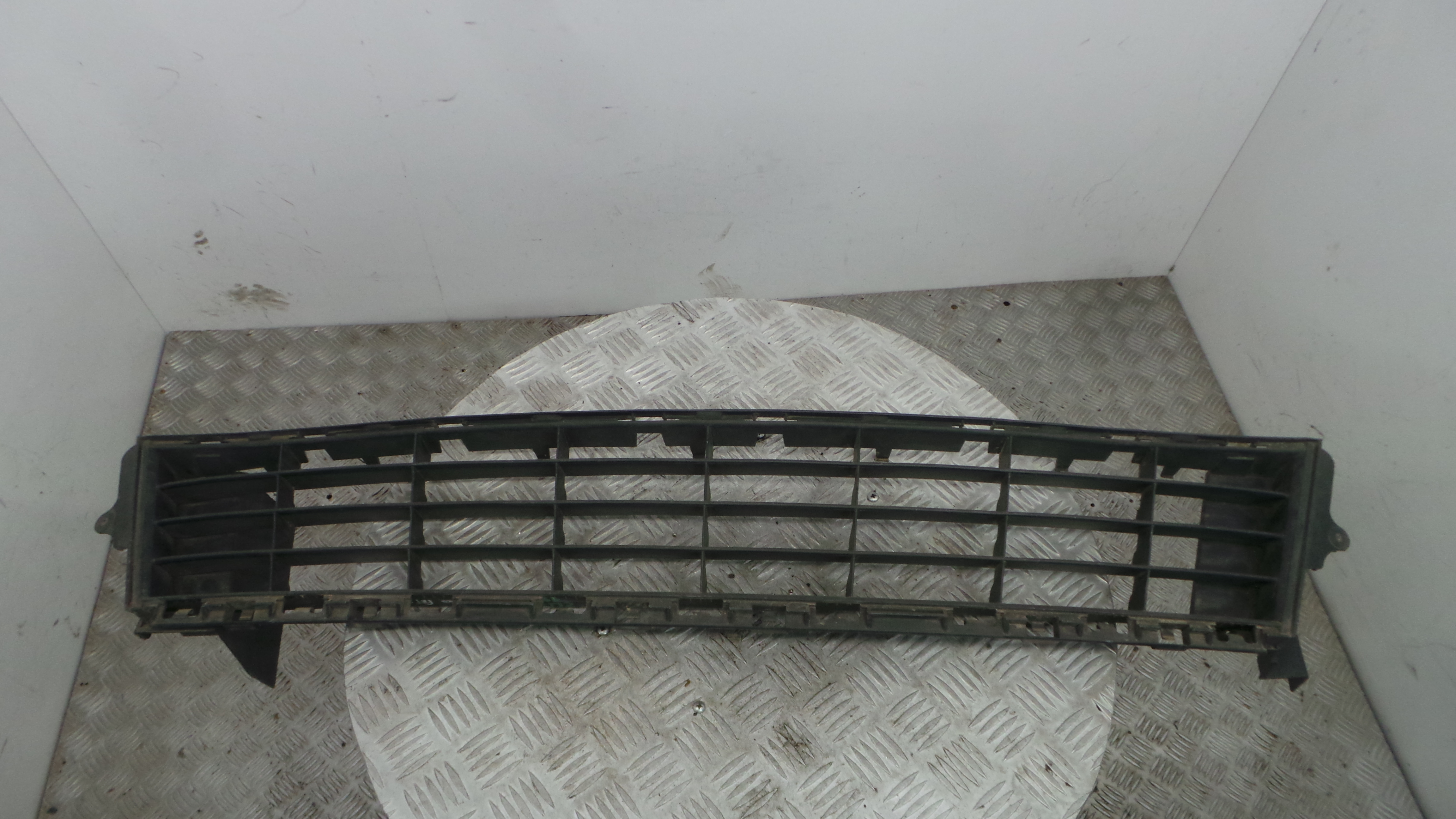 Grelha do Pára-Choques Central 622541459R - RENAULT CLIO III (BR0/1, CR0/1)-38322297