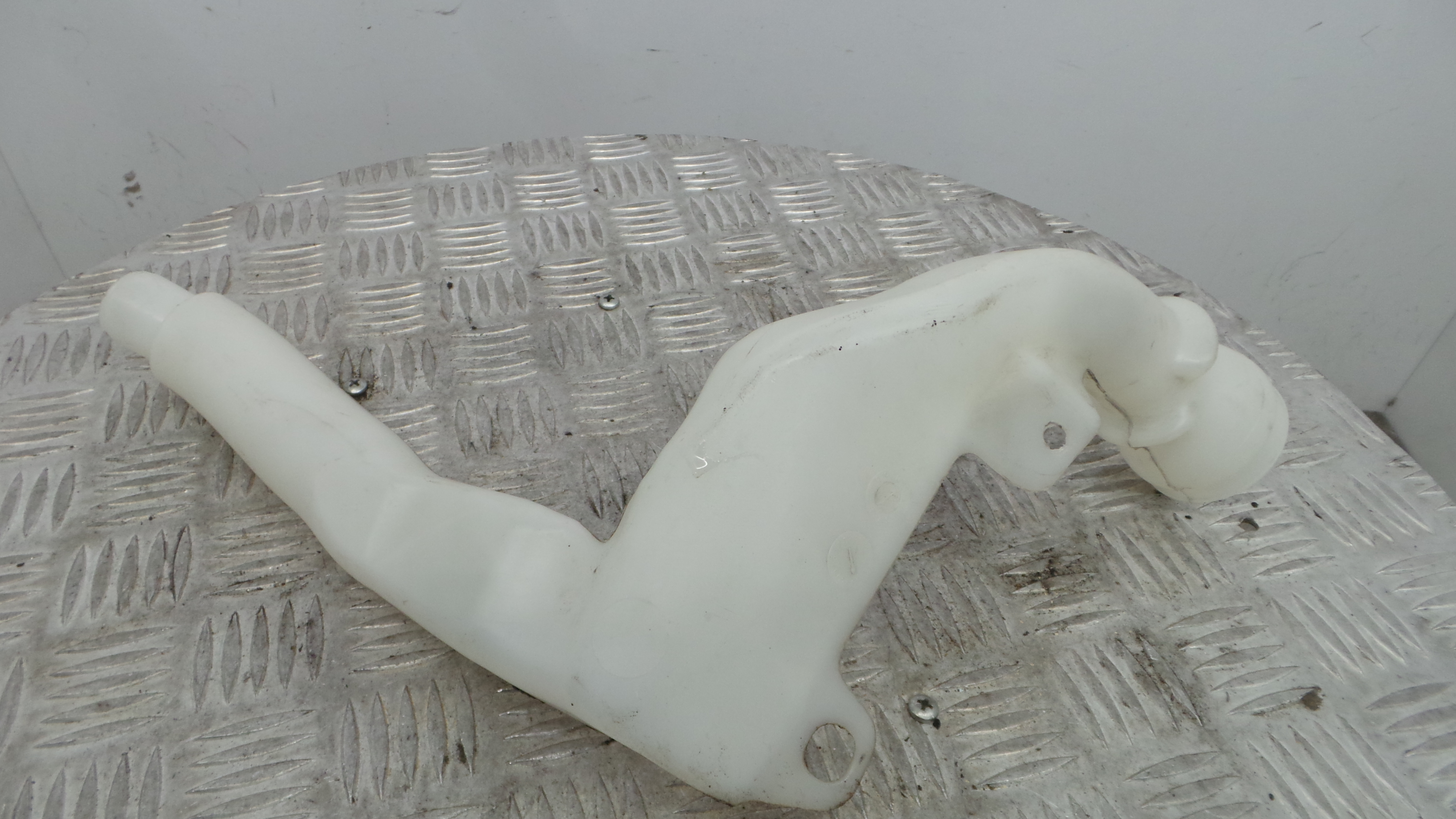 Deposito Reservatório Limpa Vidros Para Brisas  - PEUGEOT 208 I (CA_, CC_)-38335063