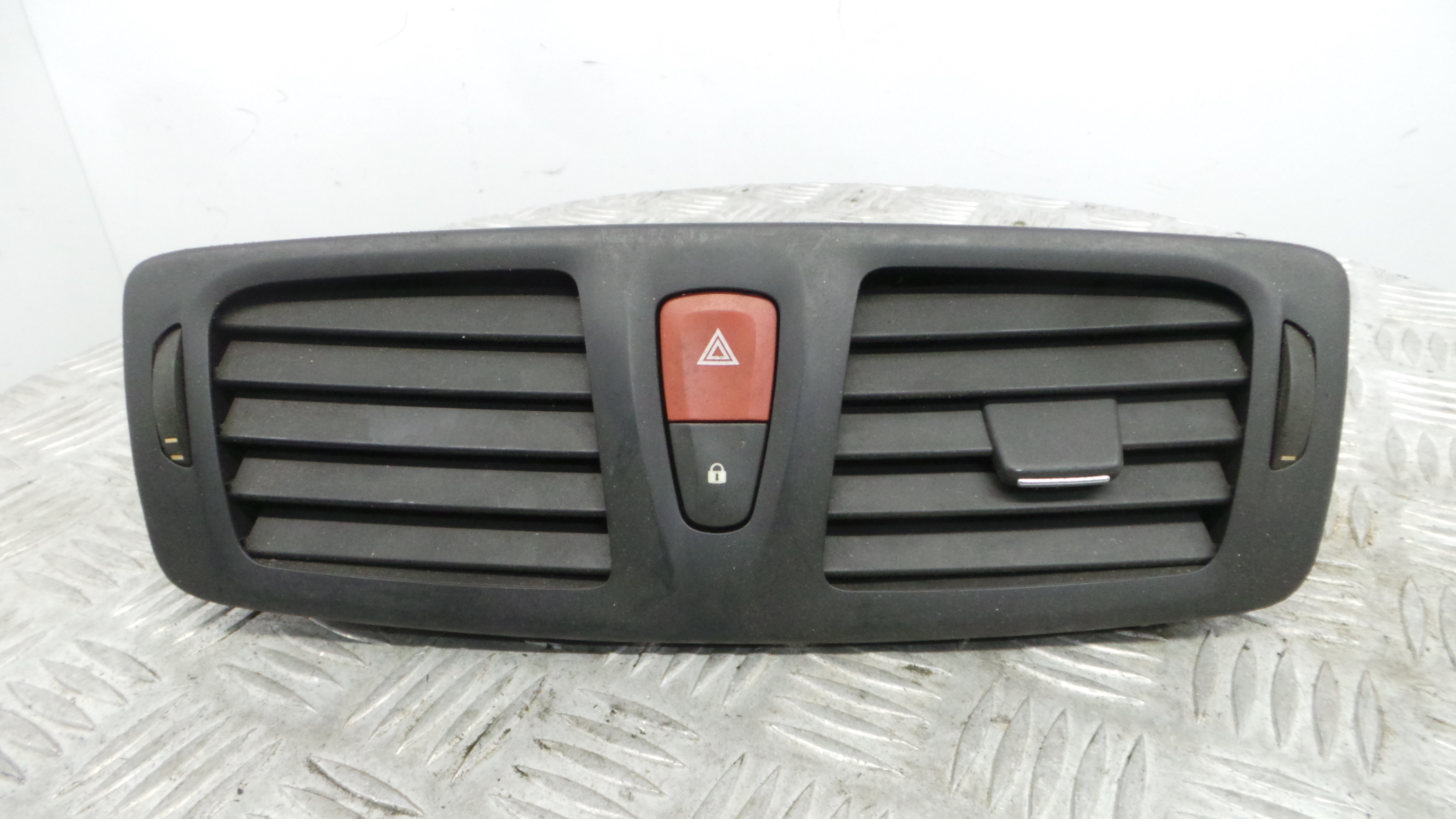 Grelha da Sofagem  8200214896A - RENAULT MEGANE III Hatchback (BZ0/1_, B3_)-38343576