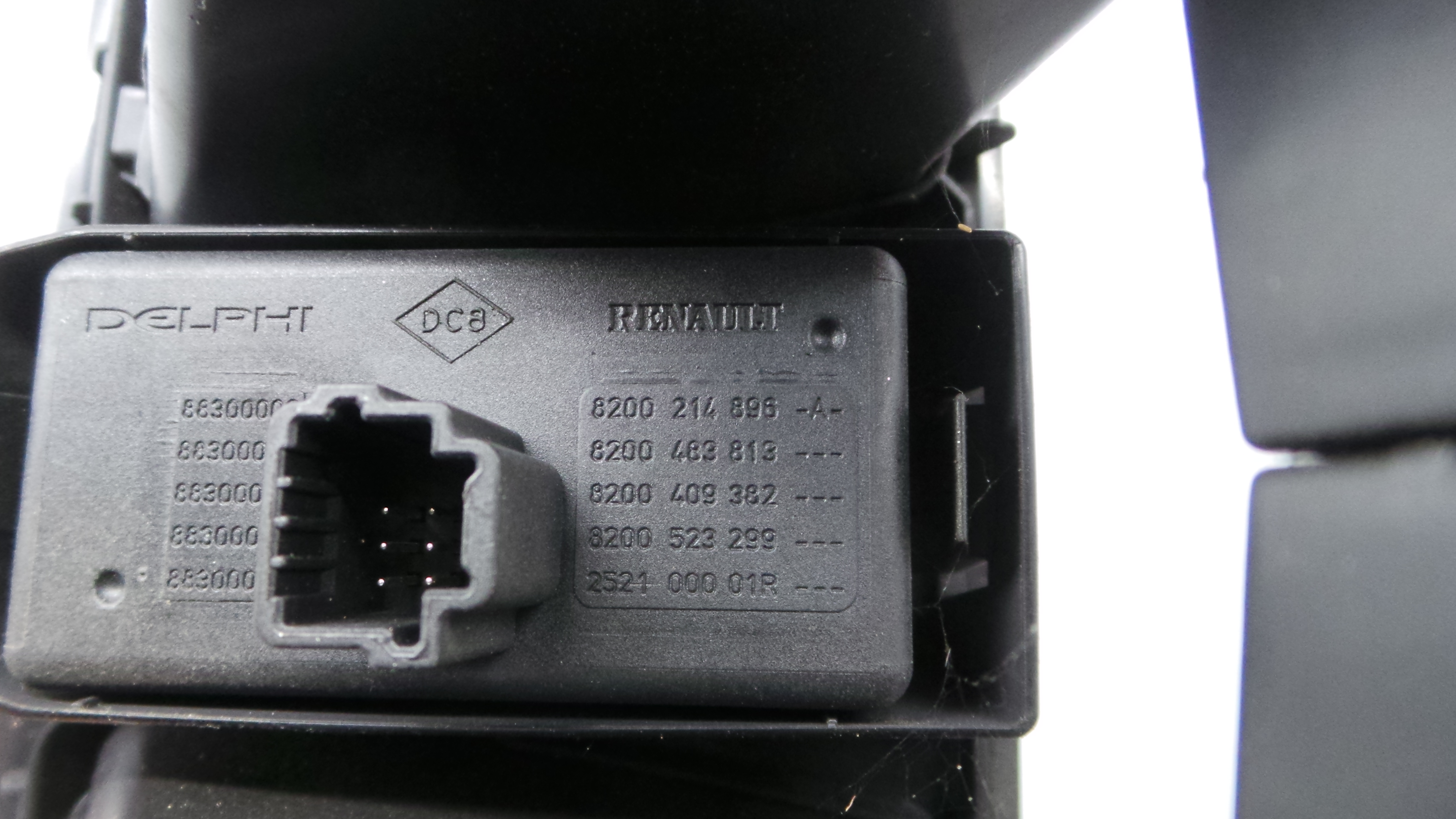 Grelha da Sofagem 8200214896A - RENAULT MEGANE III Hatchback (BZ0/1_, B3_)-38343576