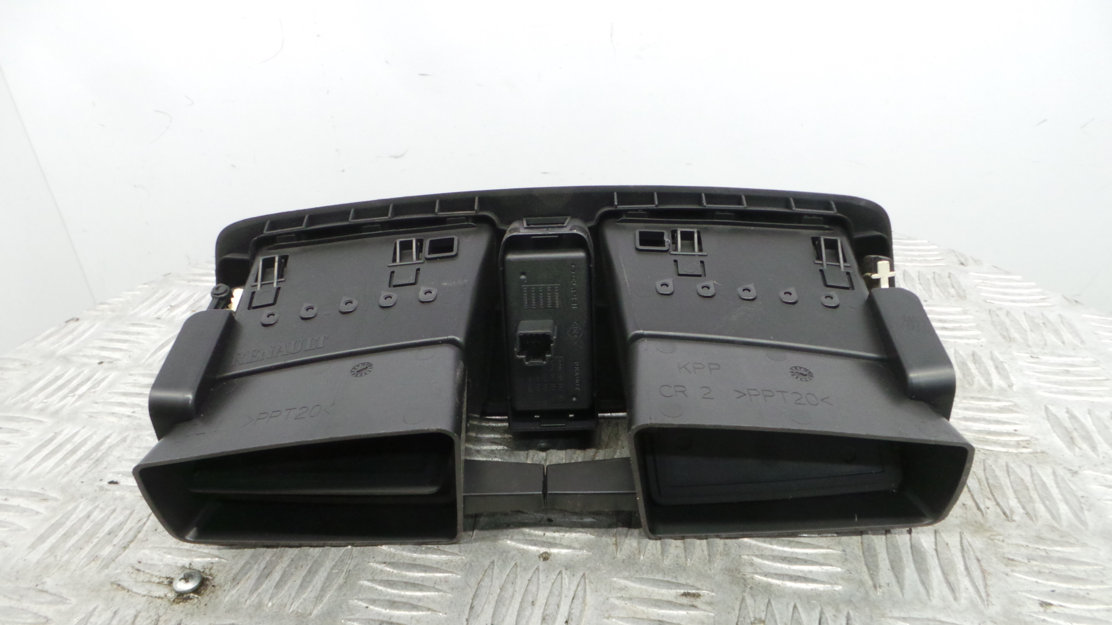 Grelha da Sofagem  8200214896A - RENAULT MEGANE III Hatchback (BZ0/1_, B3_)-38343579