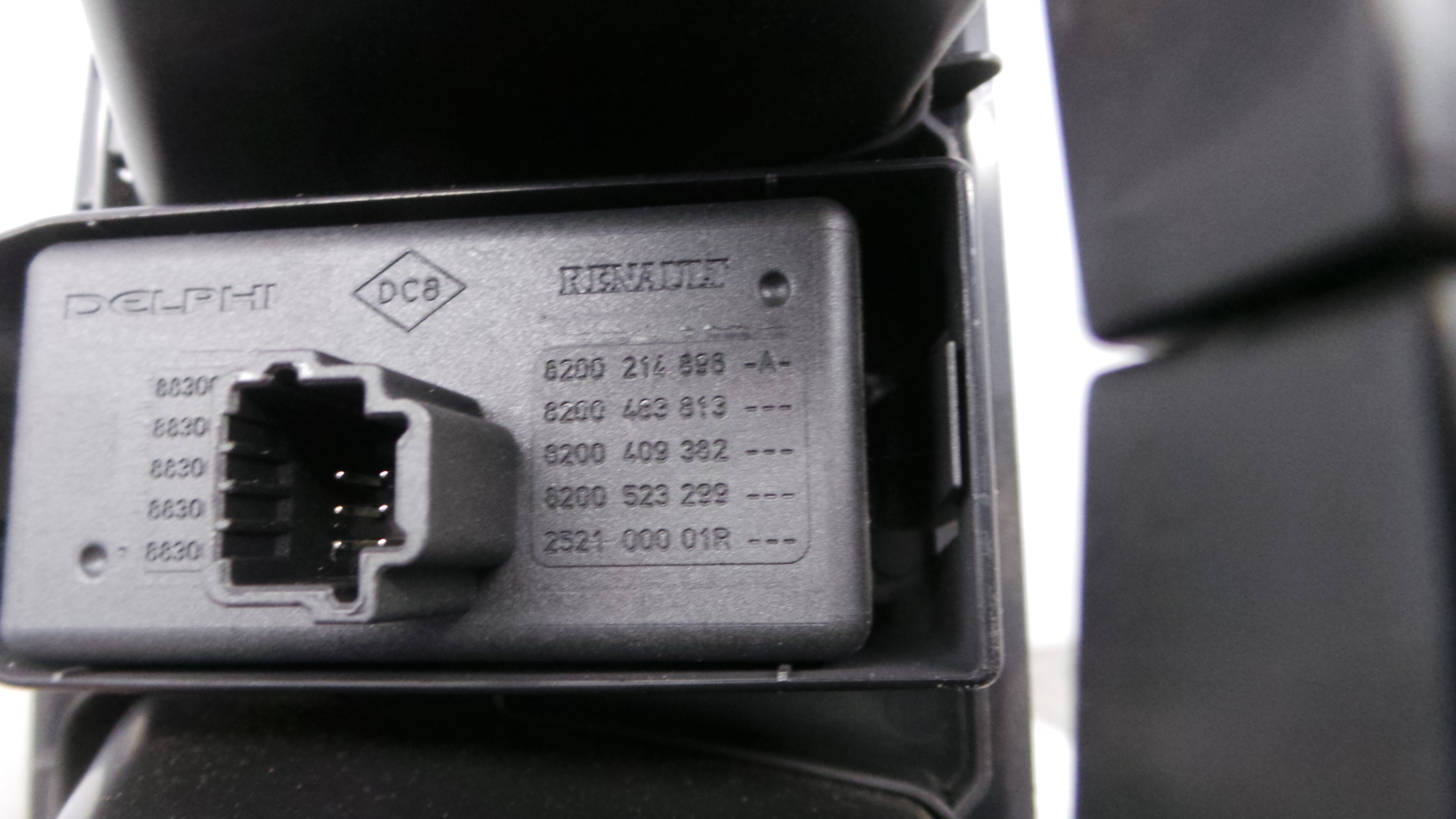 Grelha da Sofagem  8200214896A - RENAULT MEGANE III Hatchback (BZ0/1_, B3_)-38343579