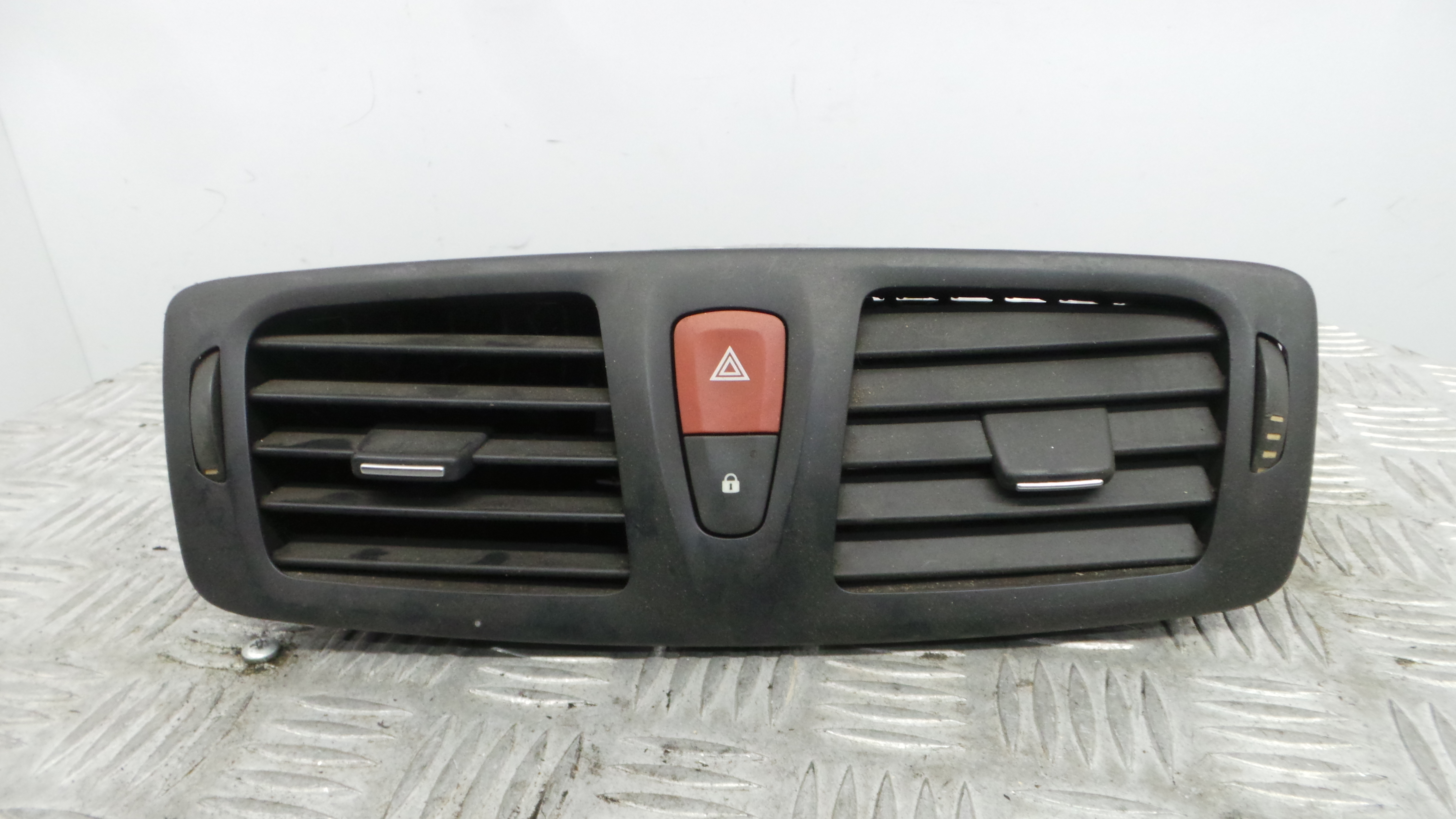 Grelha da Sofagem  8200214896A - RENAULT MEGANE III Hatchback (BZ0/1_, B3_)-38343591