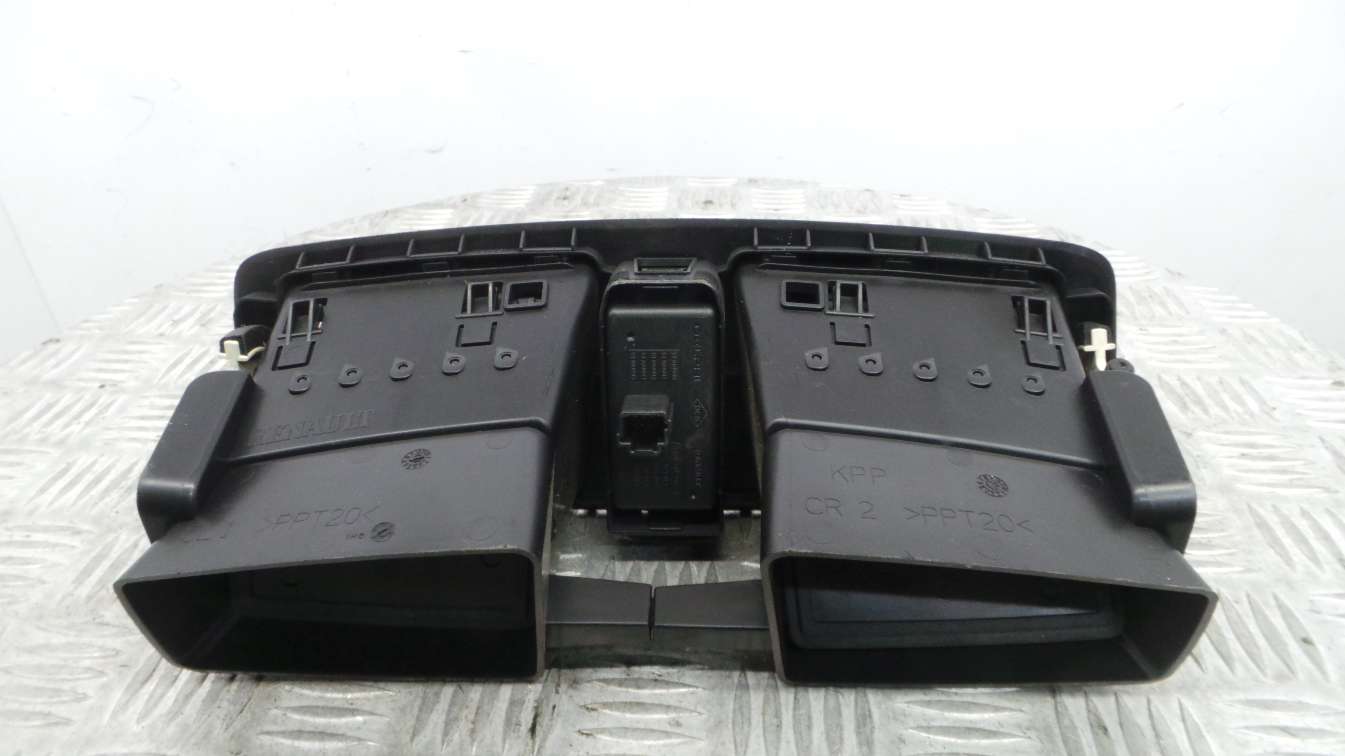 Grelha da Sofagem  8200214896A - RENAULT MEGANE III Hatchback (BZ0/1_, B3_)-38343591