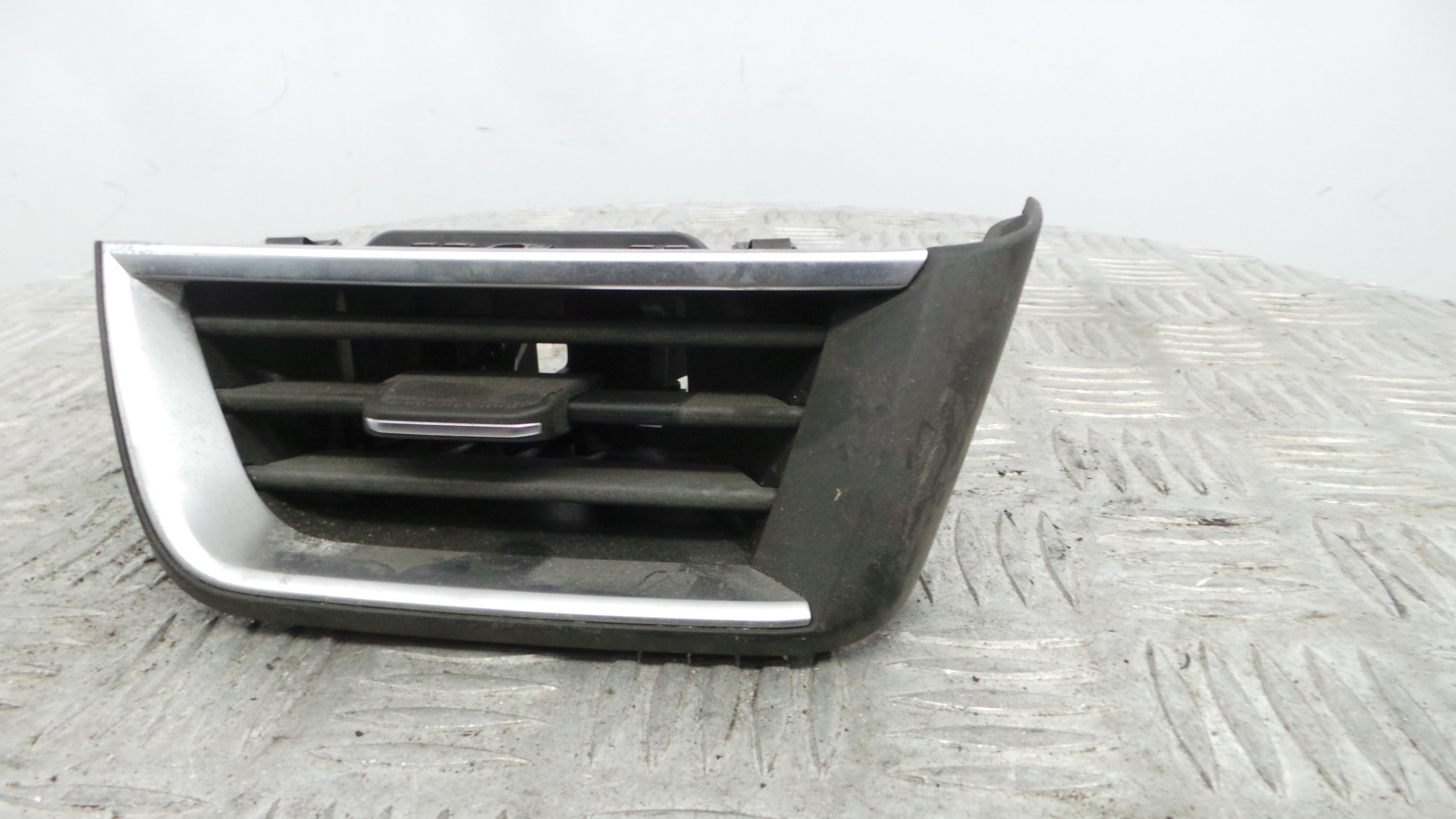 Grelha da Sofagem  687608207R - RENAULT CLIO V (B7_)-38343621