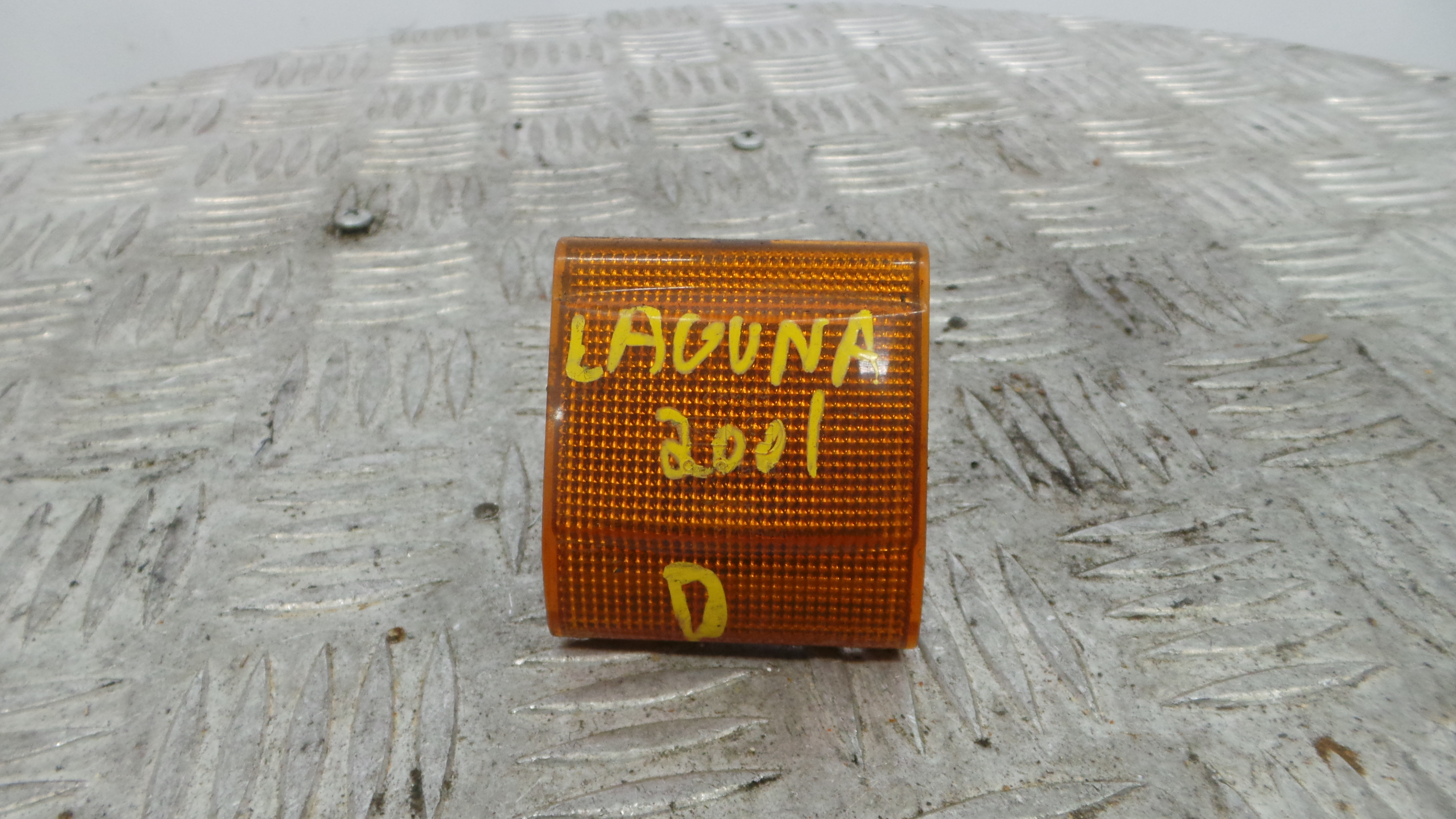 Farolim de pisca Lateral 8200003475 - RENAULT LAGUNA II (BG0/1_)-38343920