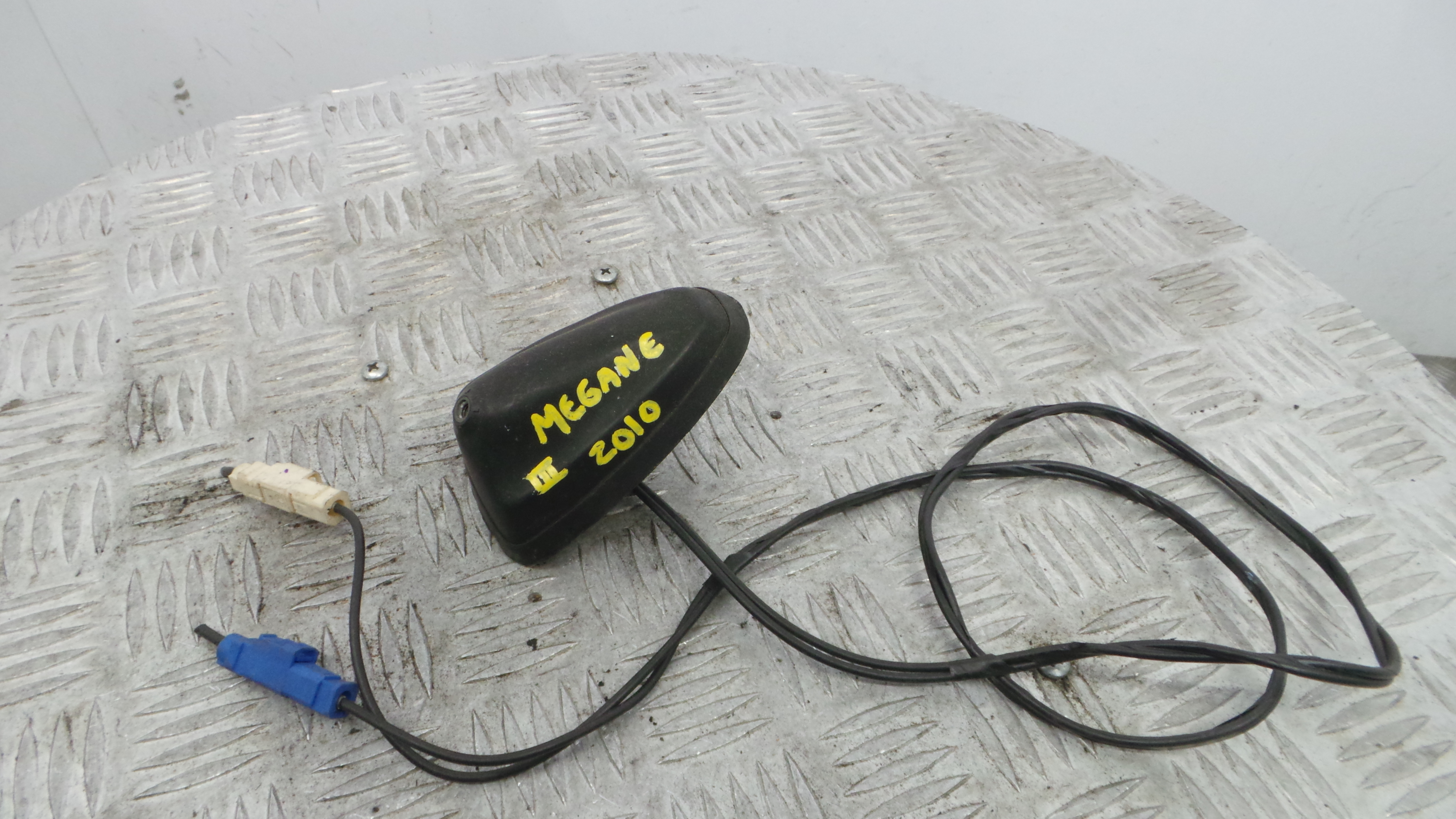 Antena 282160004R - RENAULT MEGANE III Hatchback (BZ0/1_, B3_)-38347383 Antena 282160004R - RENAULT MEGANE III Hatchback (BZ0/1_, B3_)-38347383