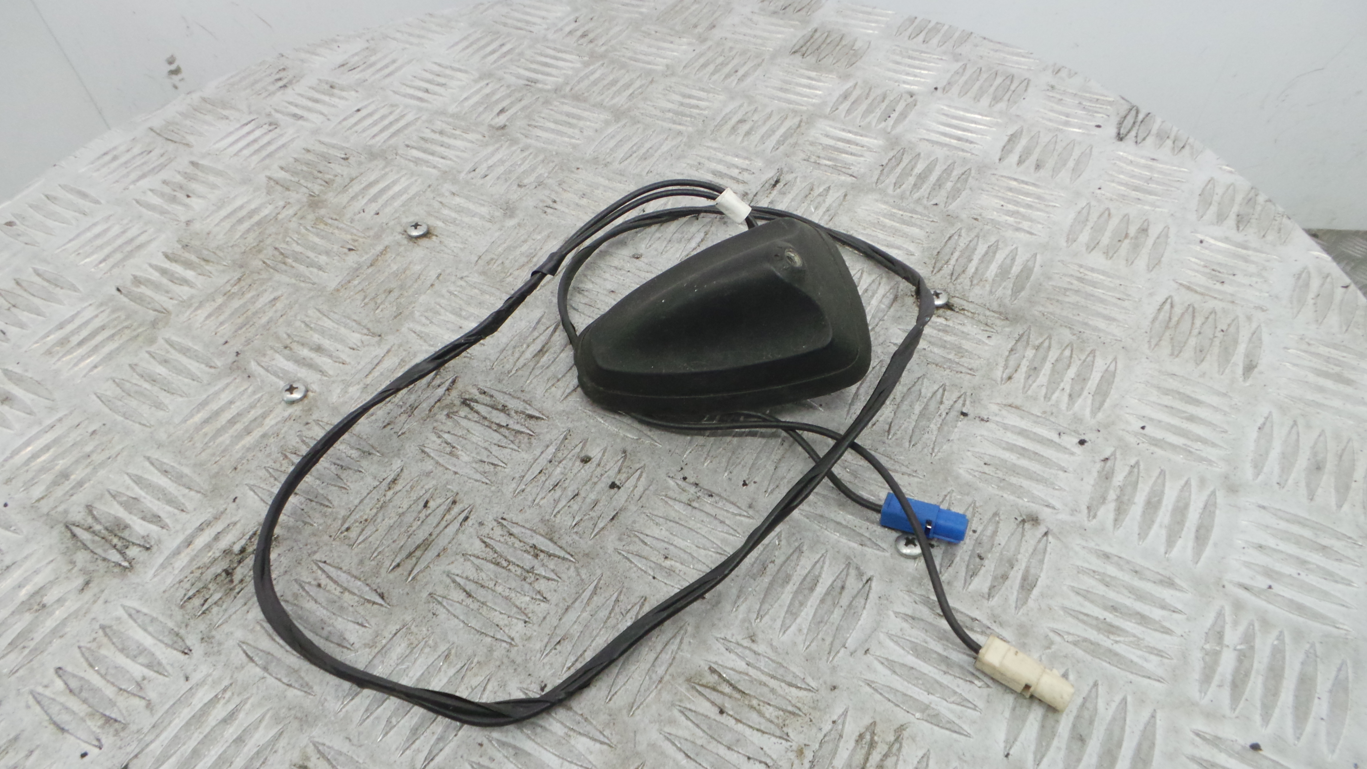 Antena 282160002R - RENAULT LAGUNA III (BT0/1)-38347386 Antena 282160002R - RENAULT LAGUNA III (BT0/1)-38347386