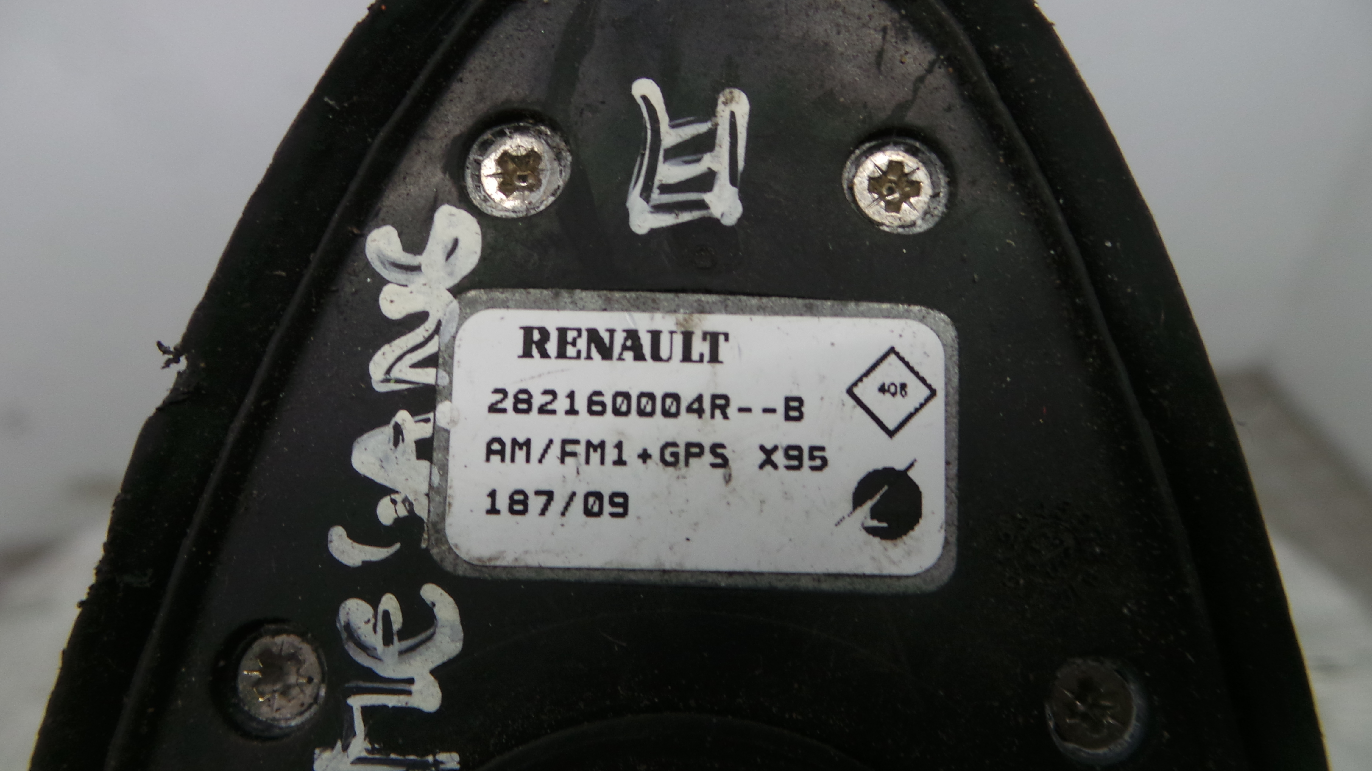 Antena 282160004R - RENAULT MEGANE III Hatchback (BZ0/1_, B3_)-38347389