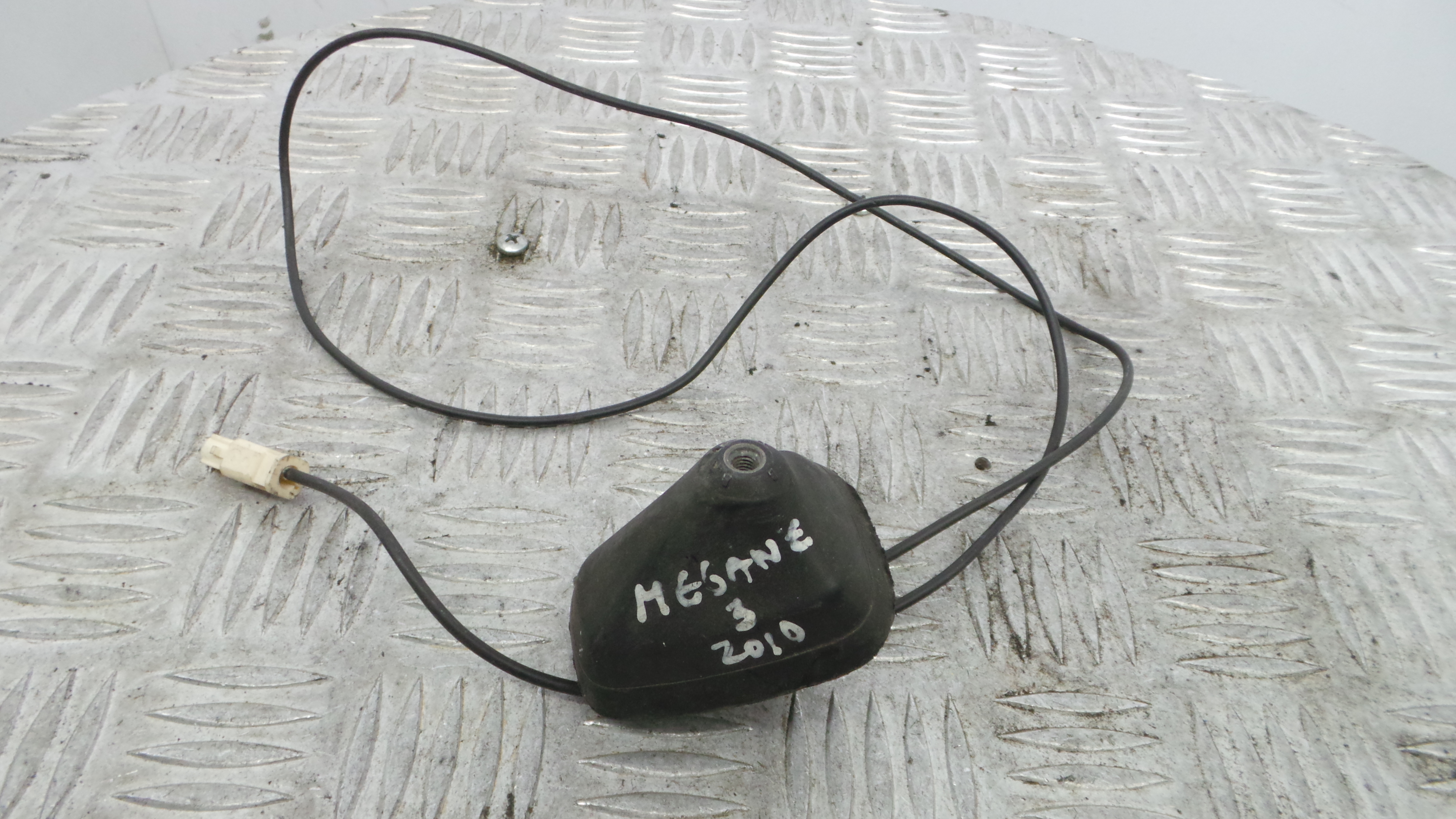 Antena - RENAULT MEGANE III Hatchback (BZ0/1_, B3_)-38347392 Antena - RENAULT MEGANE III Hatchback (BZ0/1_, B3_)-38347392