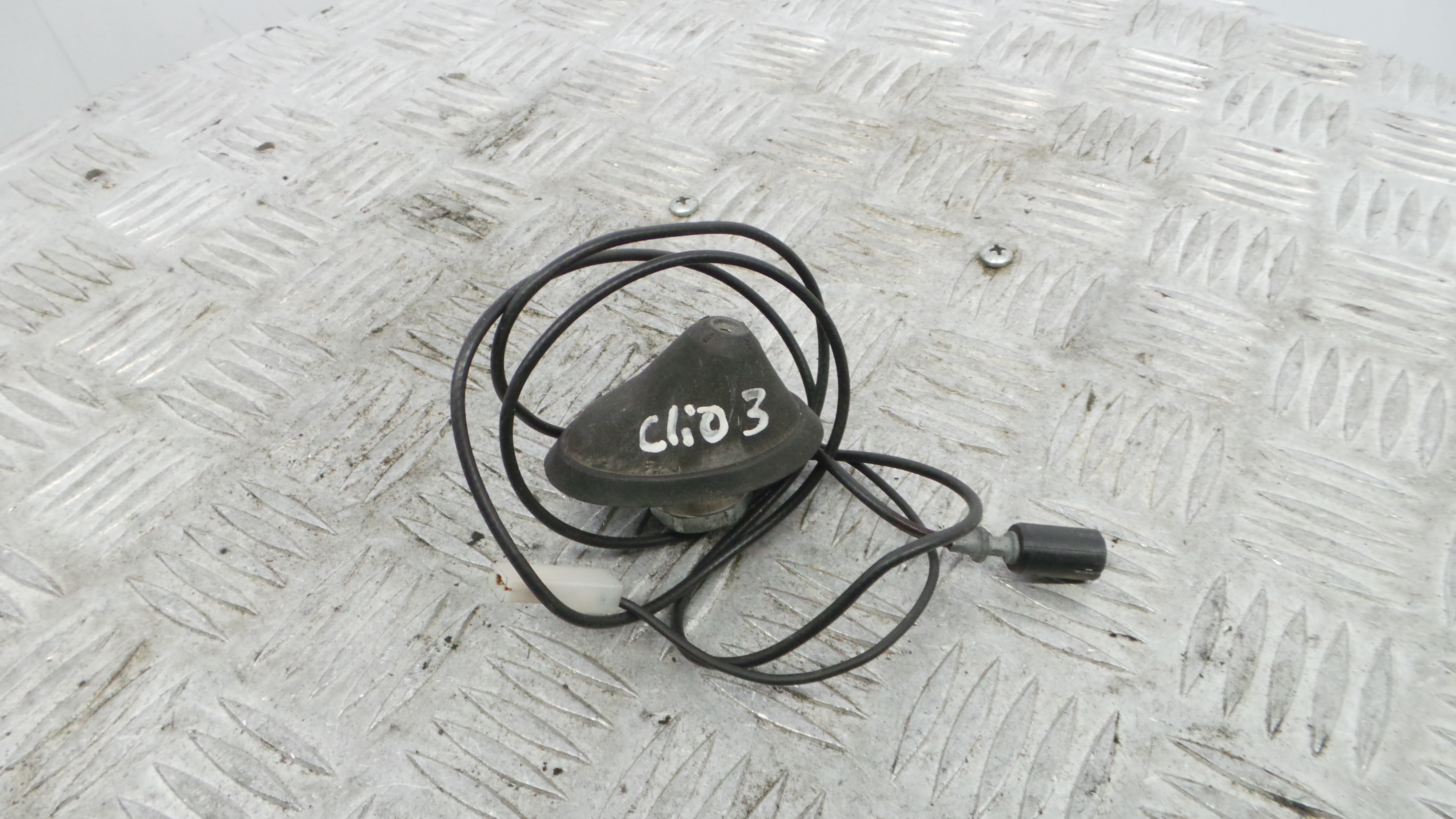 Antena - RENAULT CLIO III (BR0/1, CR0/1)-38347420 Antena - RENAULT CLIO III (BR0/1, CR0/1)-38347420
