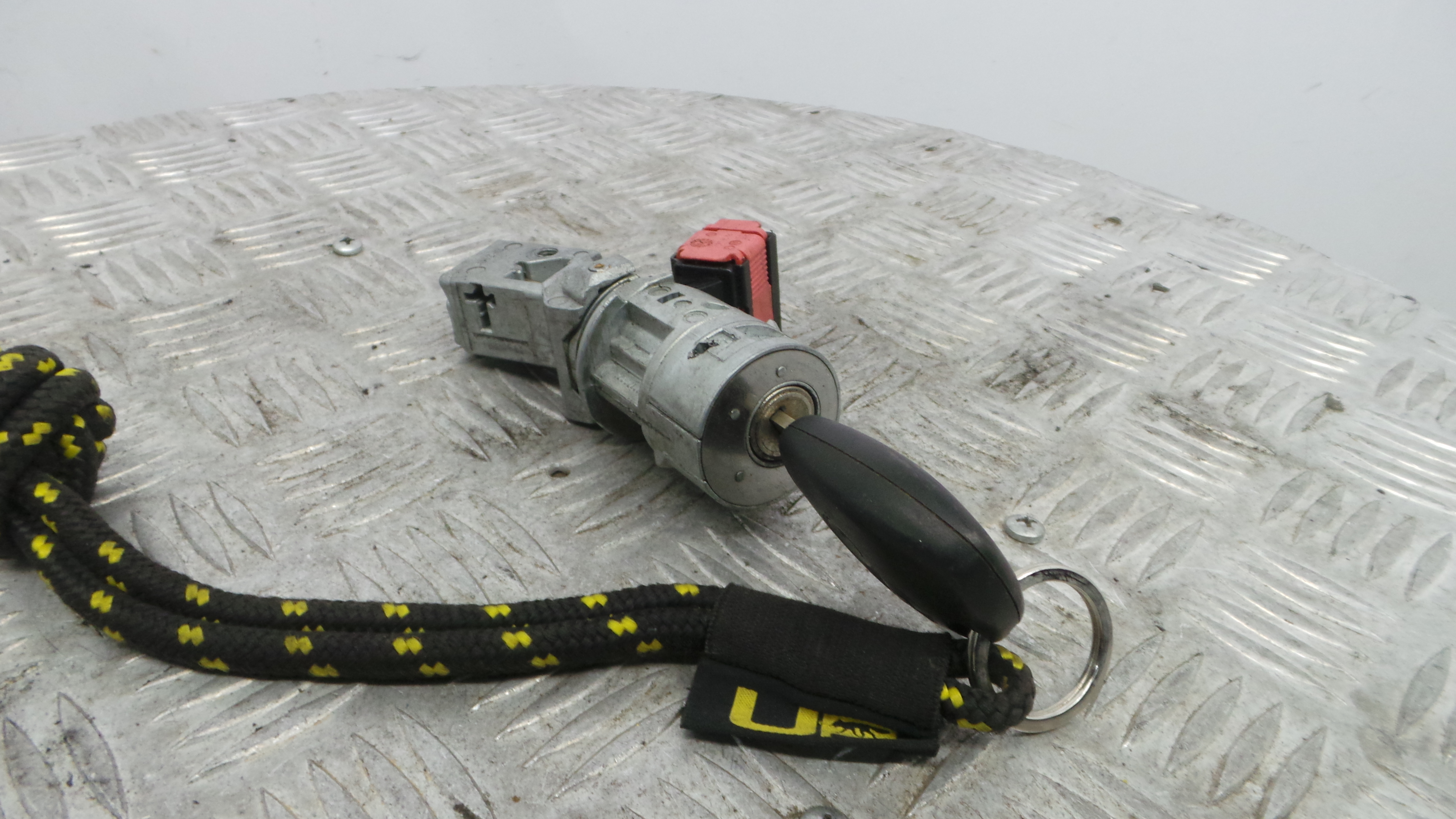 Canhão de ignição 8200214168 - RENAULT CLIO III (BR0/1, CR0/1)-38348976